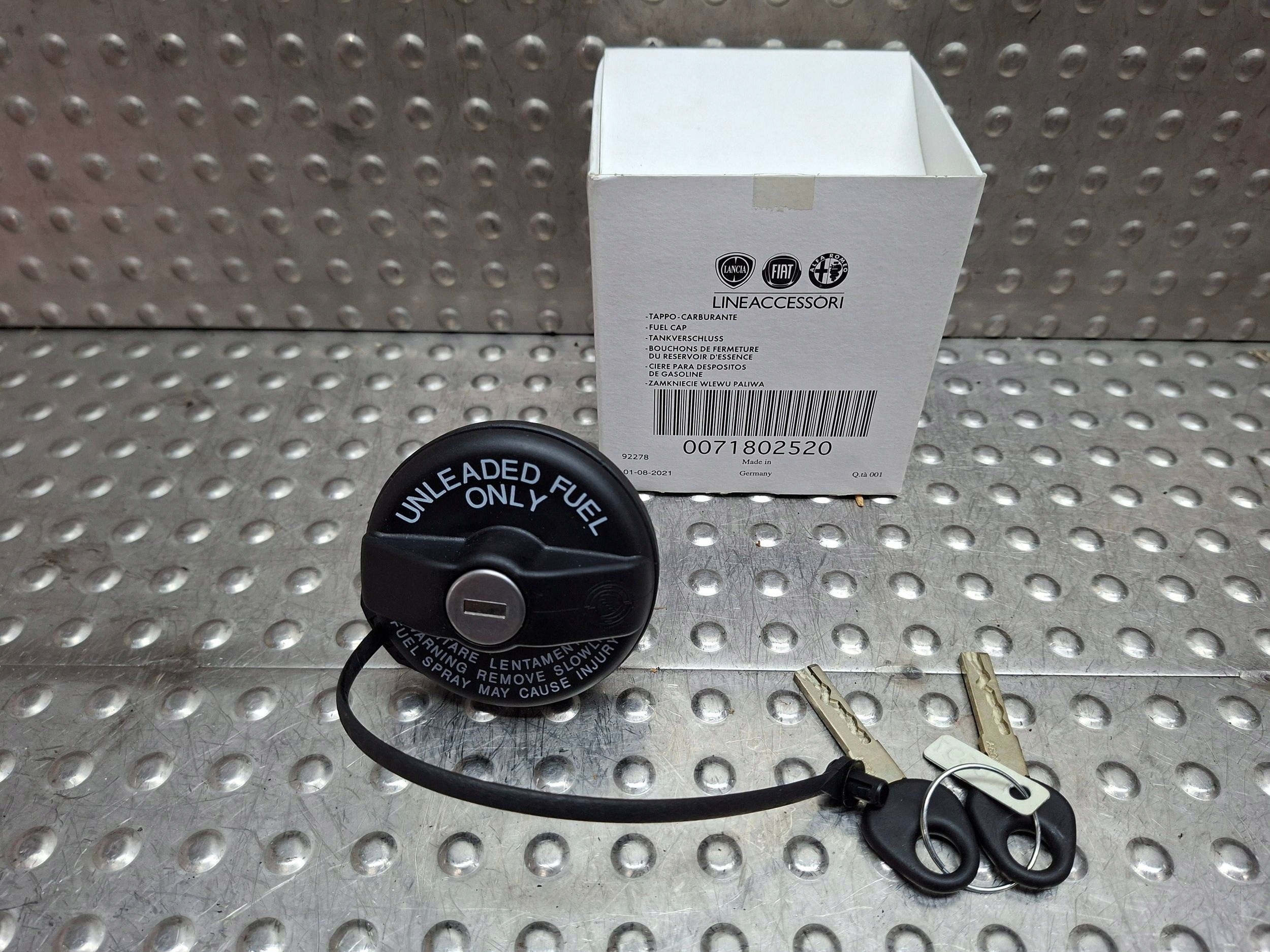 KOREK WLEWU PALIWA 71802520 FIAT 500 GRANDE PUNTO EVO DOBLO II SCUDO II