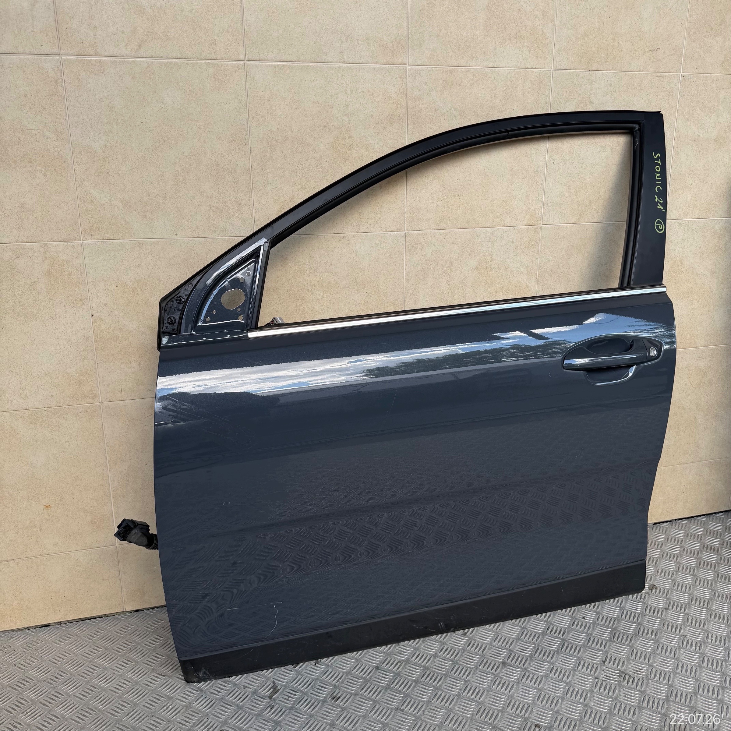 door complete front left KIA STONIC LIFT 2021 ROK