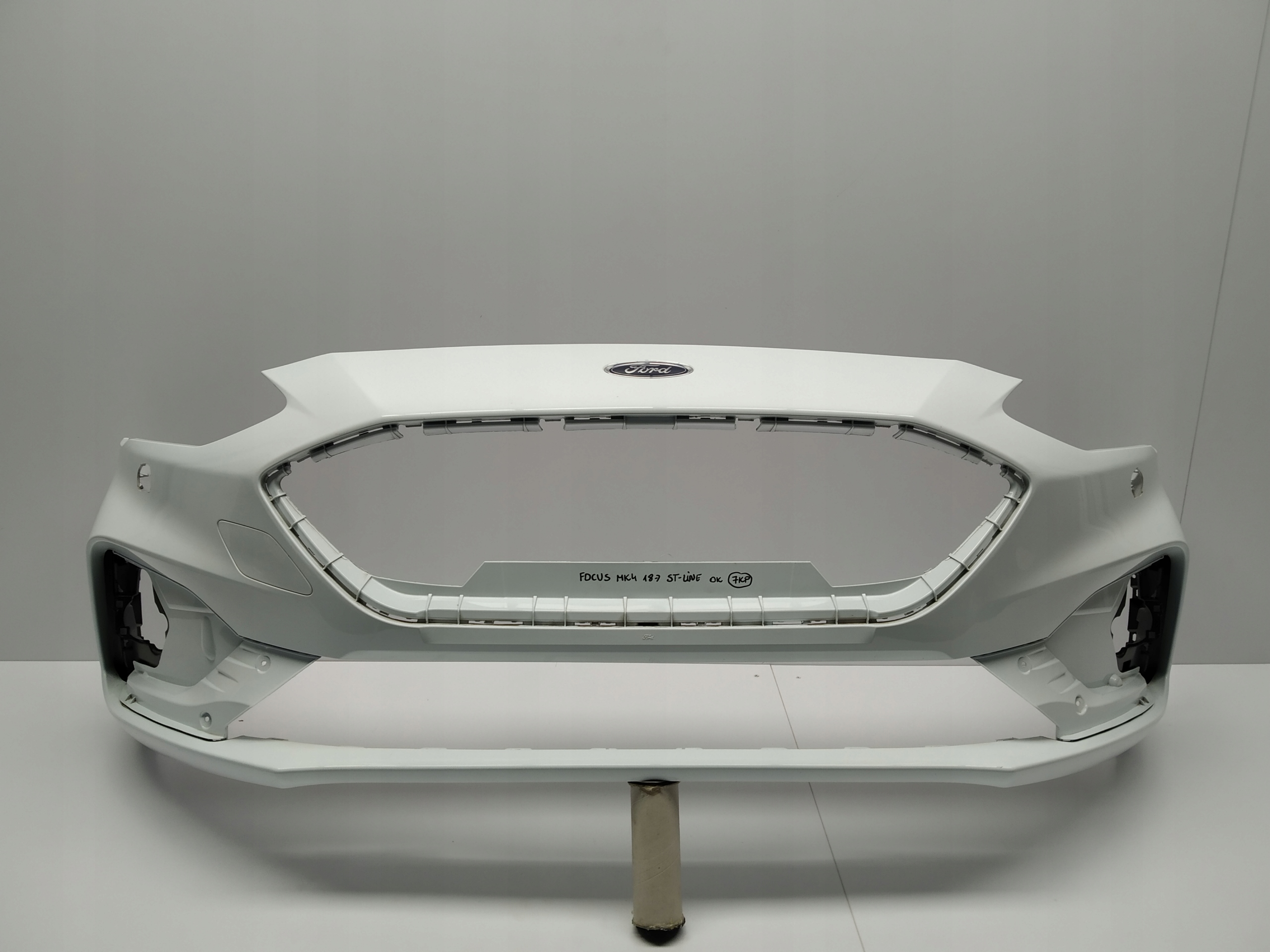 18- Ford Focus IV Mk4 ST Line caly bumper front Bialy