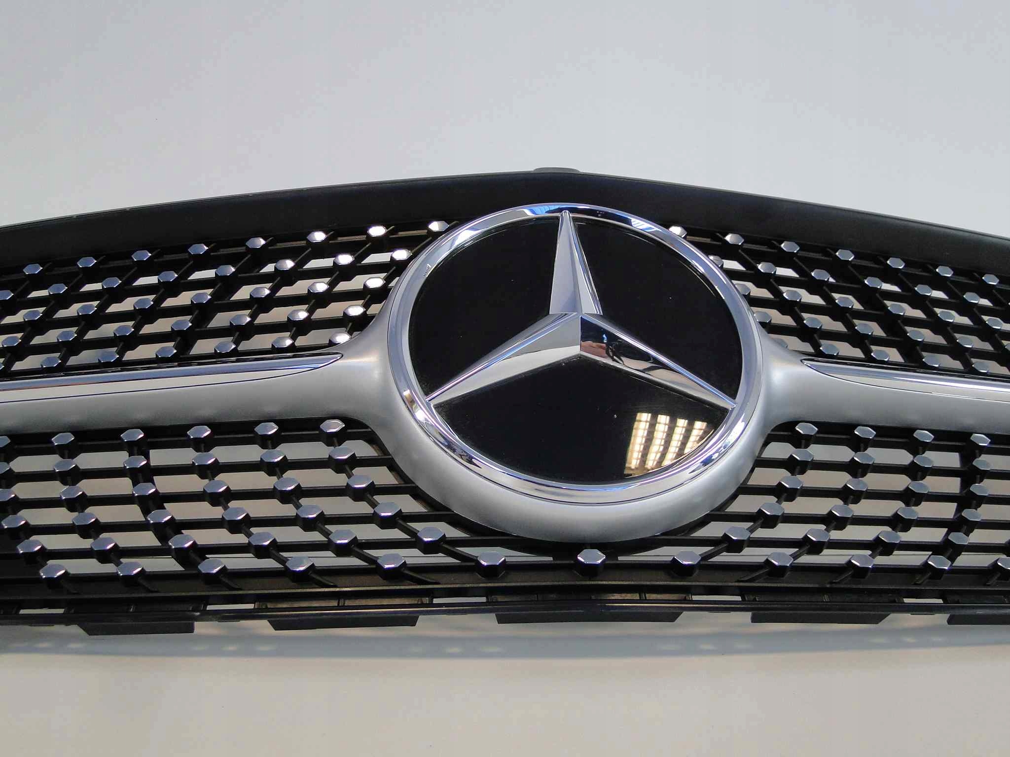MERCEDES CLA 118 GRILL ATRAPA DIAMENT RADAR ORYG Numer katalogowy części A1188880000