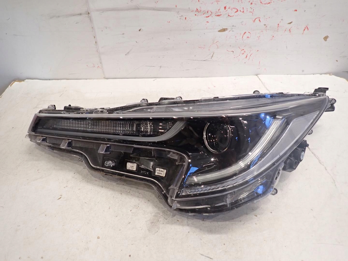 light front front left TOYOTA COROLLA E21 2019- FULL LED 81150-02S70