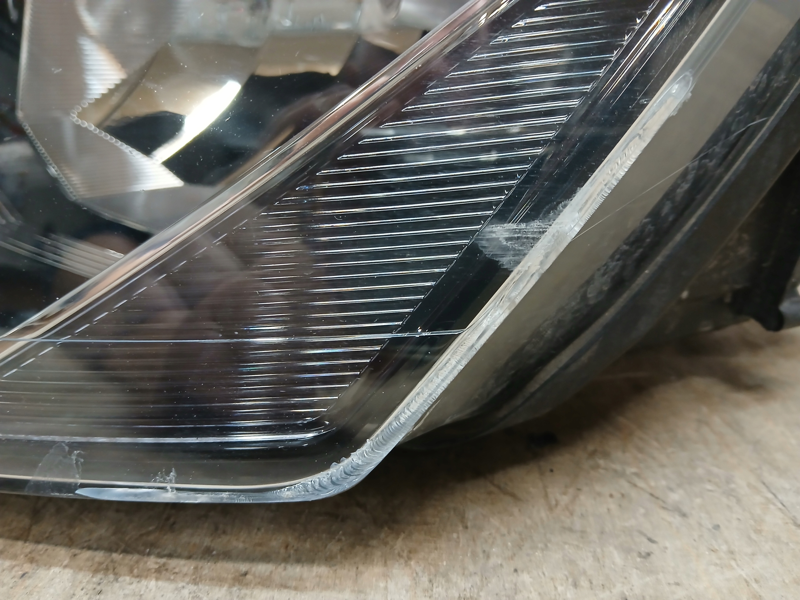light front left VW POLO 6C1 14- 6C1941005B