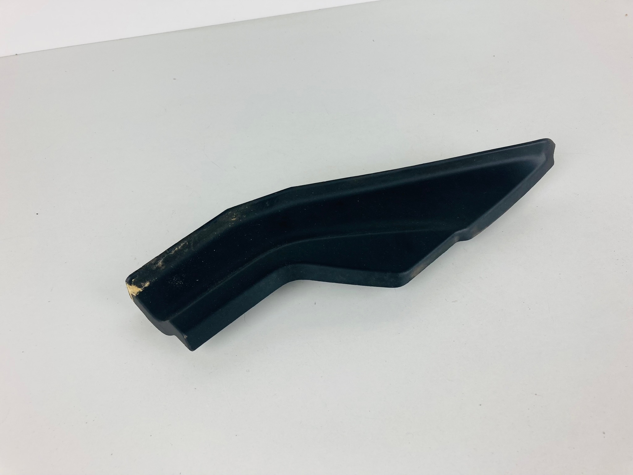 OPEL MOKKA II B corner under the window left 9836321180