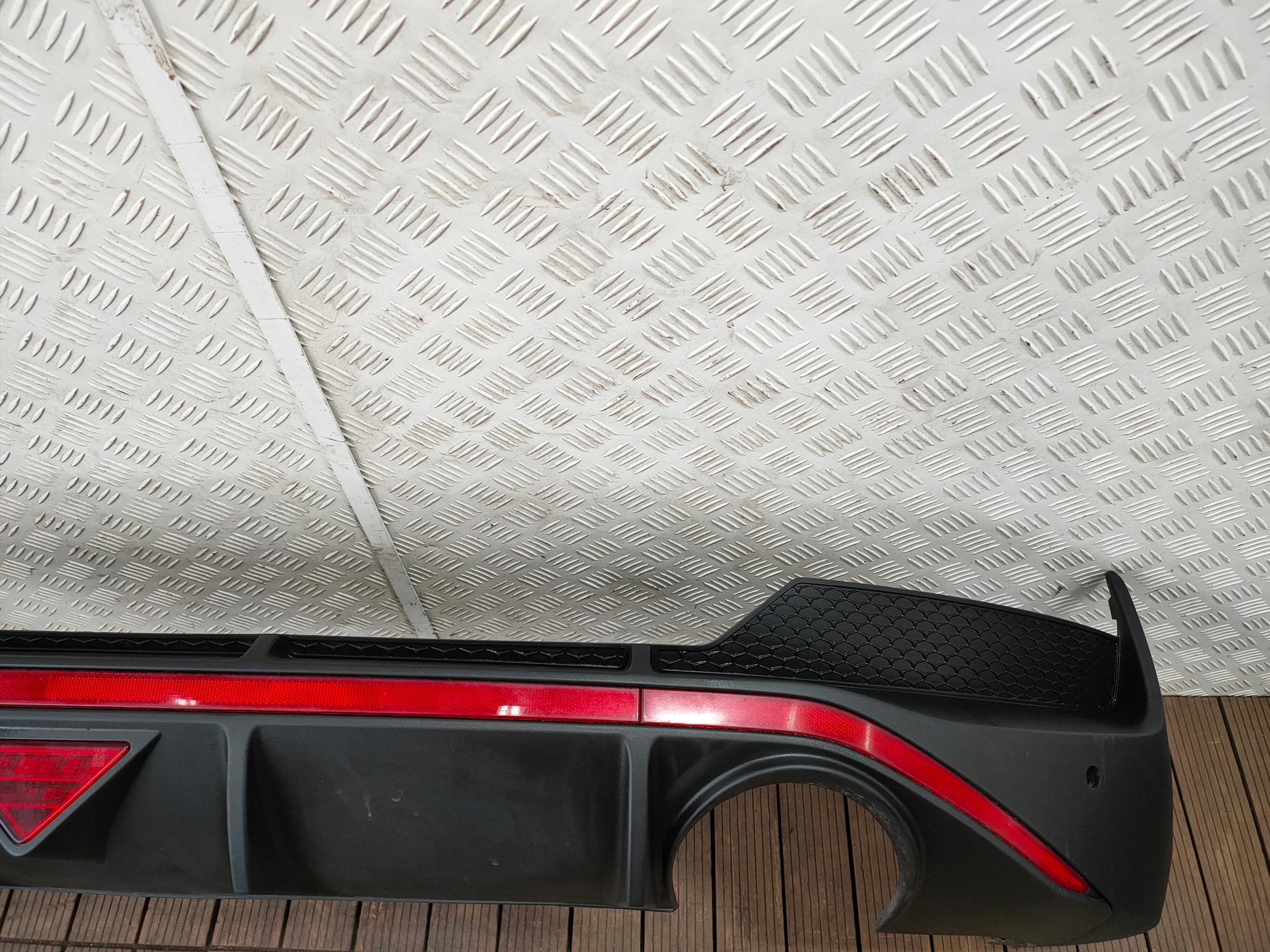 HYUNDAI I30N 16-23 FASTBACK diffuser of a bumper TRZECI STOP light 86612-S0700