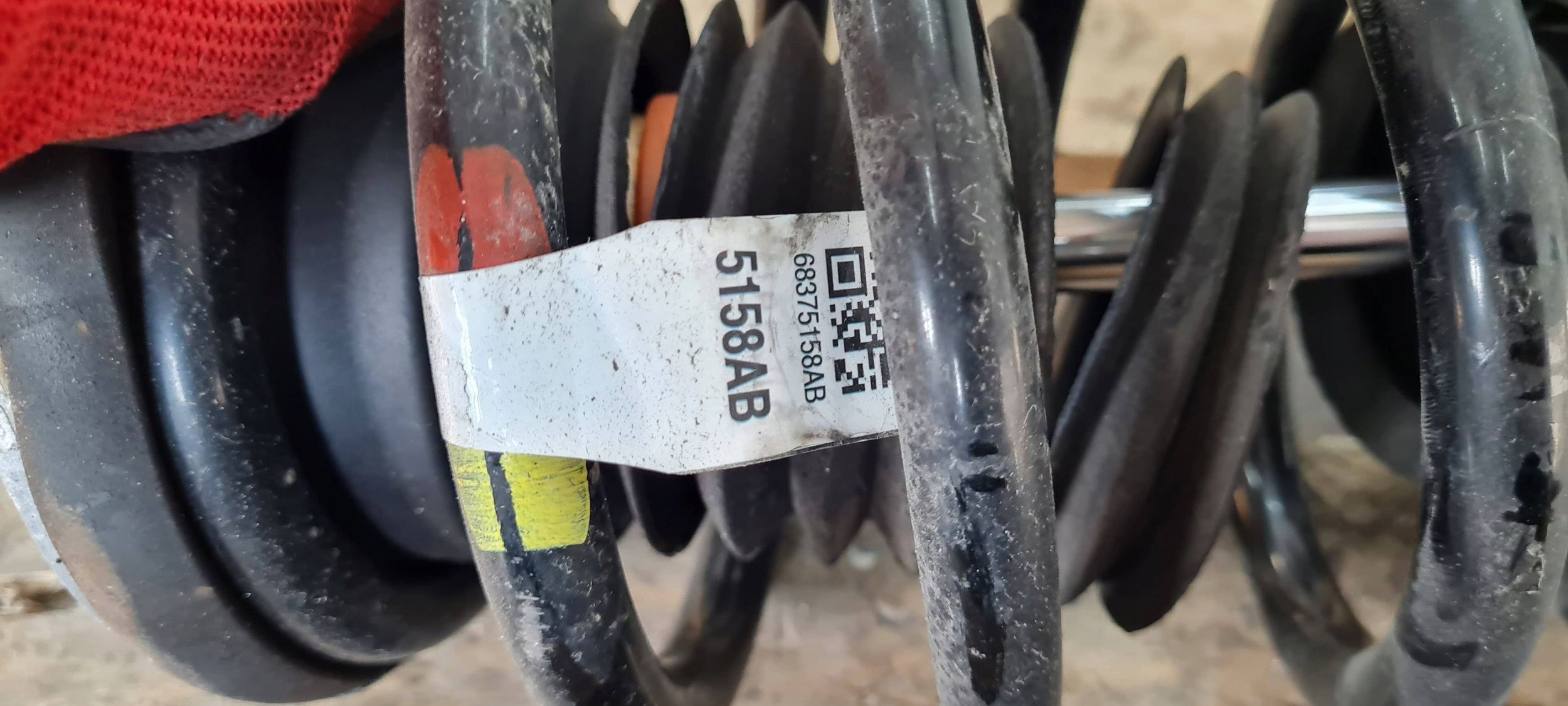 Jeep Grand Cherokee WL 2022 shock absorber ZE spring left front 68374980AE