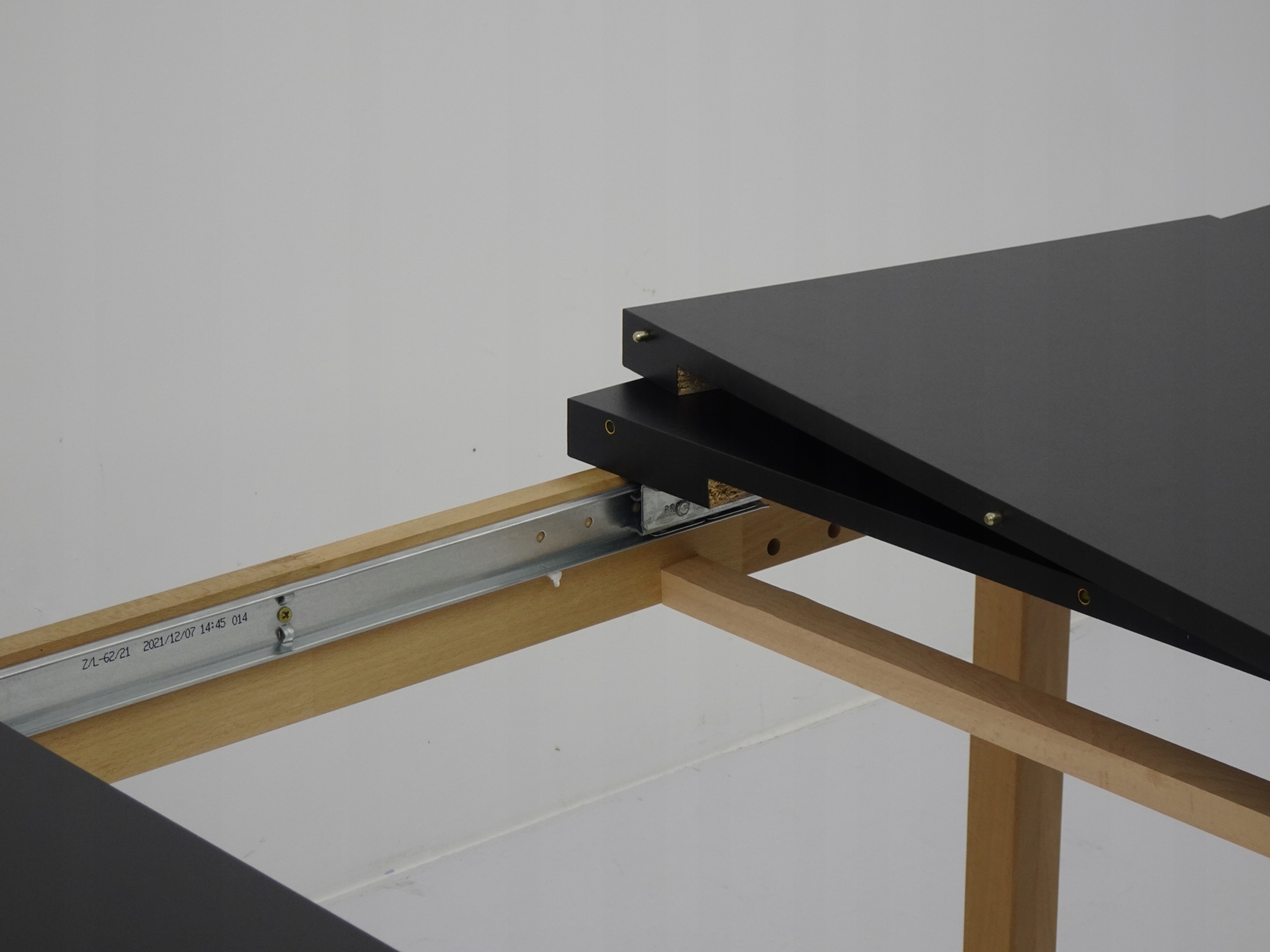 Komplet pokojowy 8 krzeseł ekoskóra i stół 120/160 Kolor blatu czarny