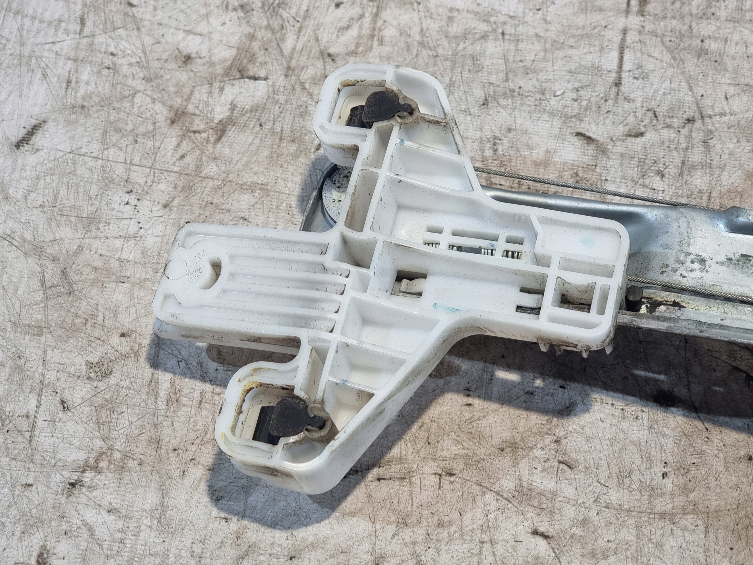 window regulator right rear part OE 05074232AA DODGE CALIBER 07r
