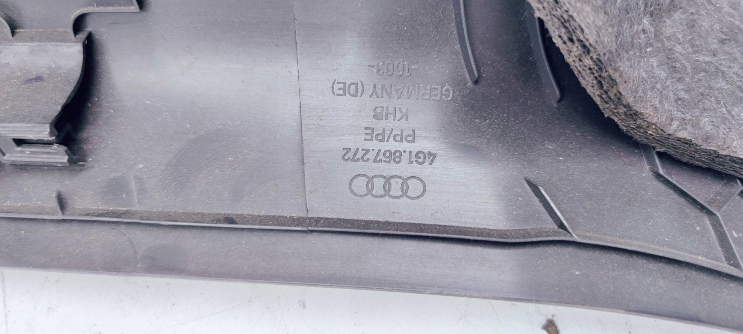 OSŁONA PROGU PRAWA AUDI A6 C7 4G1867272 EUROPA Produkt generyczny osłona progu
