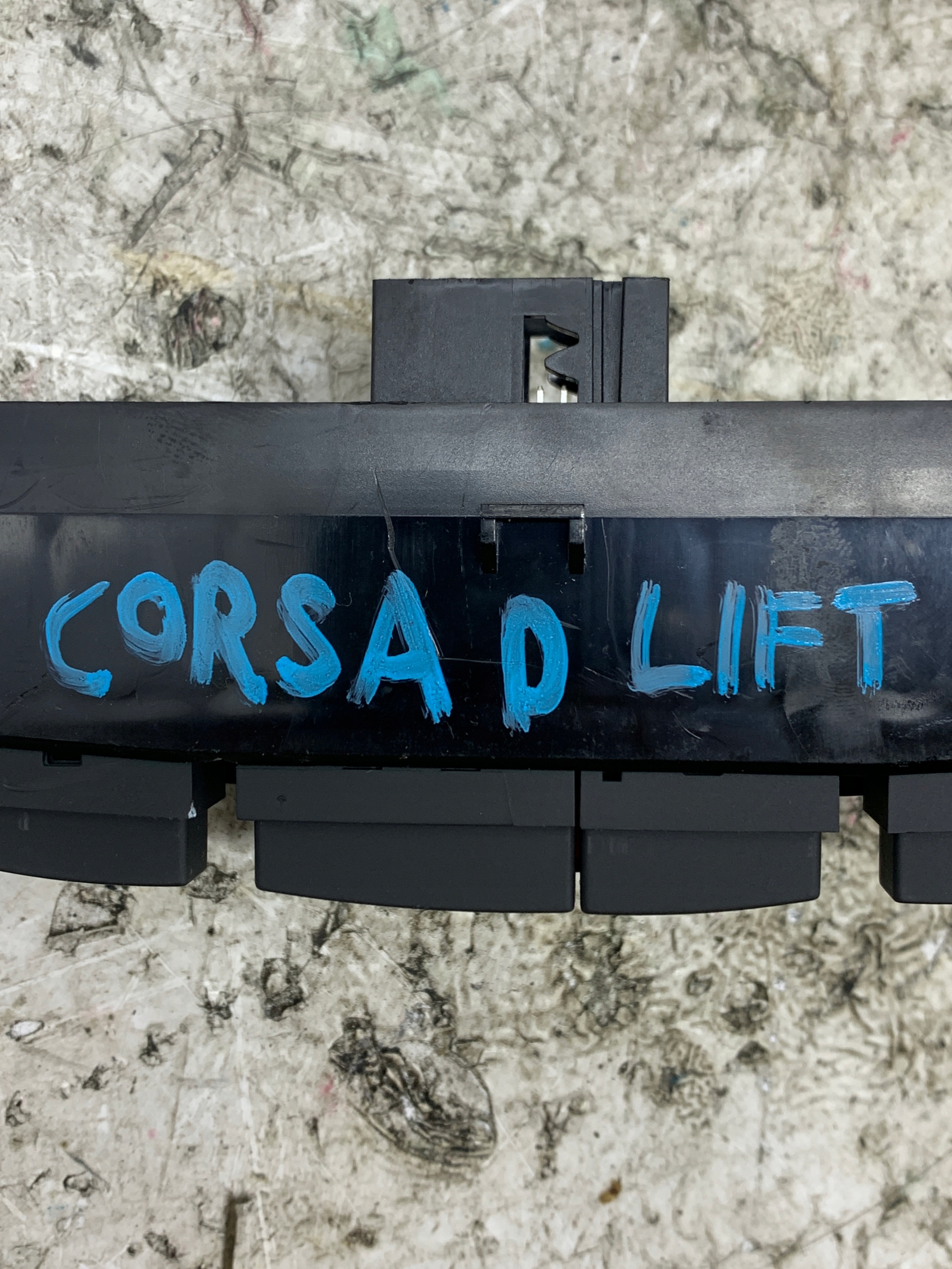 light switch of warning lights CORSA D LIFT (2011-2014) 1.3 CDTI