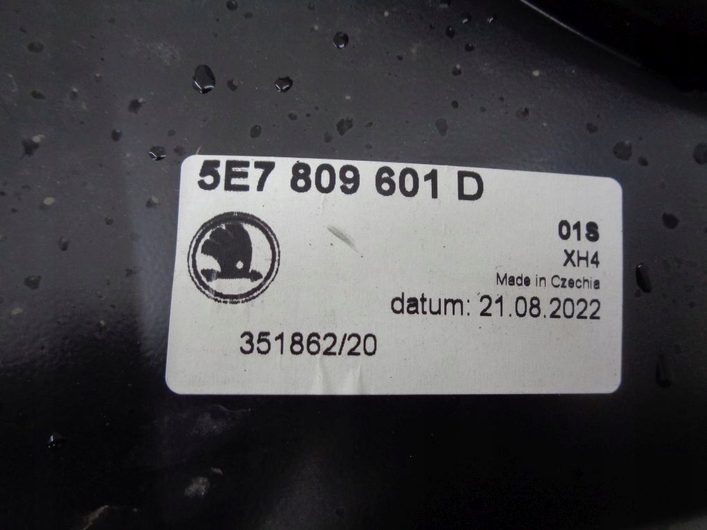 SKODA OCTAVIA 4 IV 5E7 20- threshold left