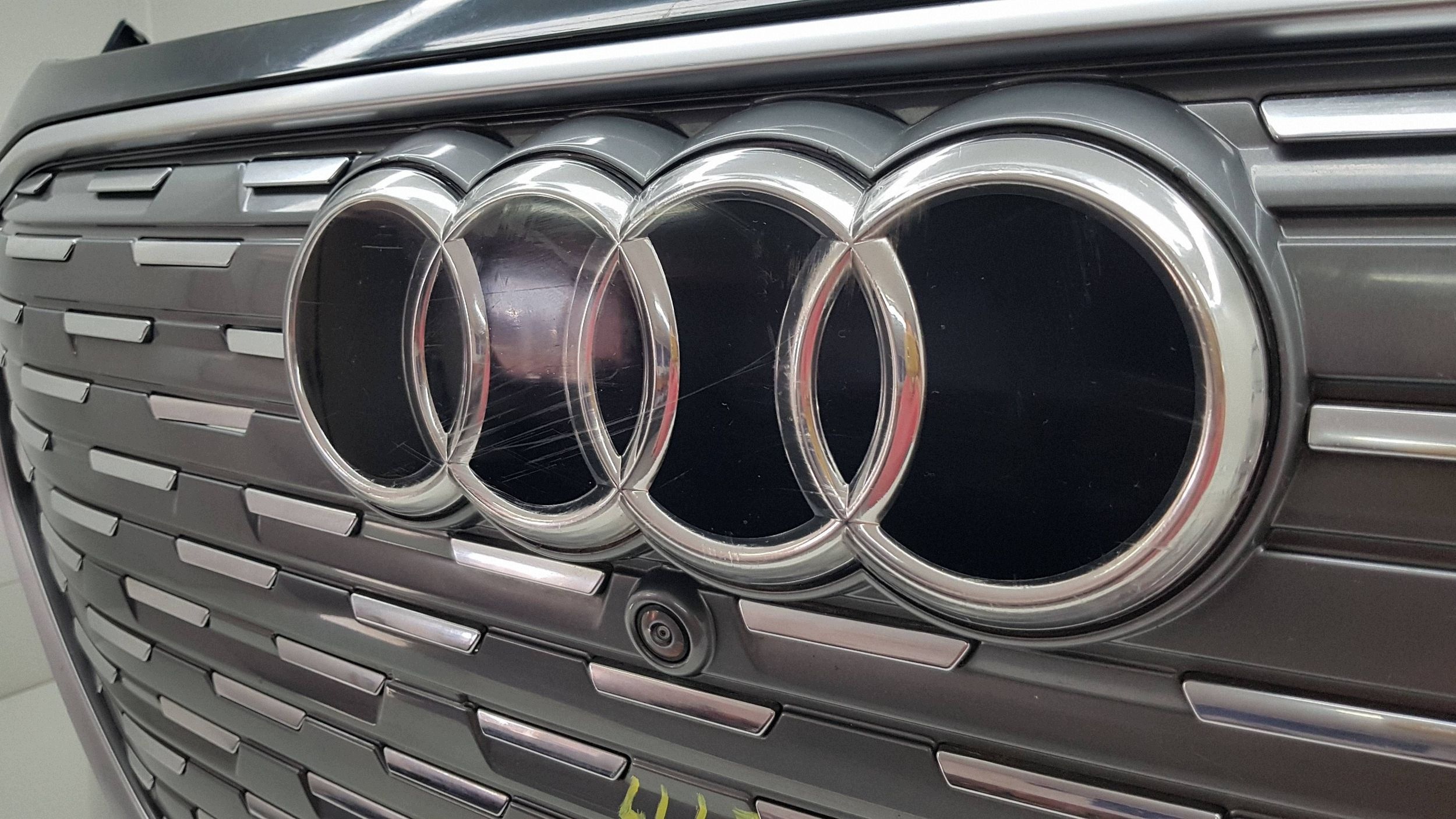 AUDI Q4 E-TRON s-line 2021 - + KAMERA bumper front 89A.807.725.A