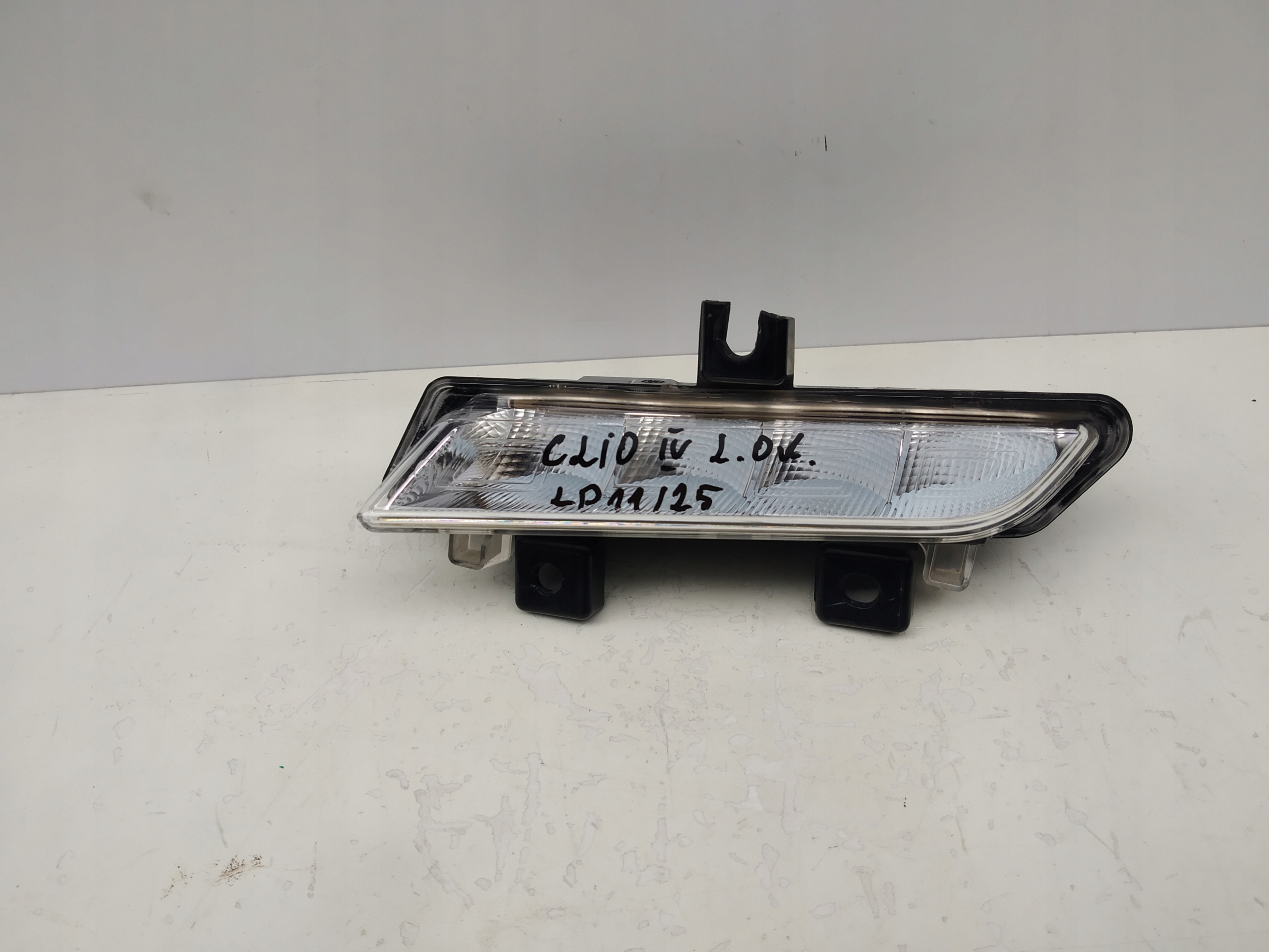 12r- Renault Clio IV LED DRL left front daytime running lights 89208551