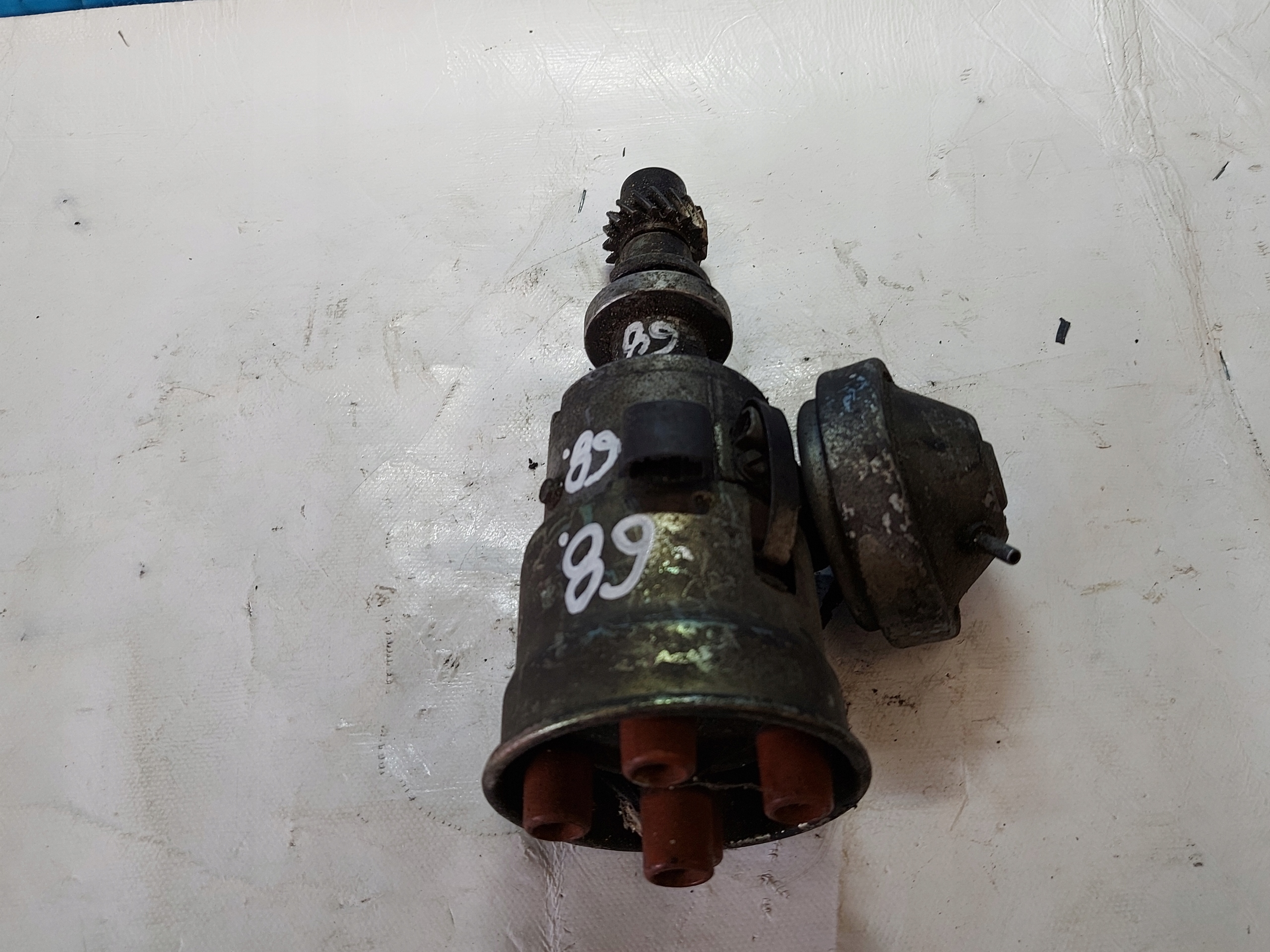 APARAT ignition AUDI 80 90 B2 1.6 B 055905205P