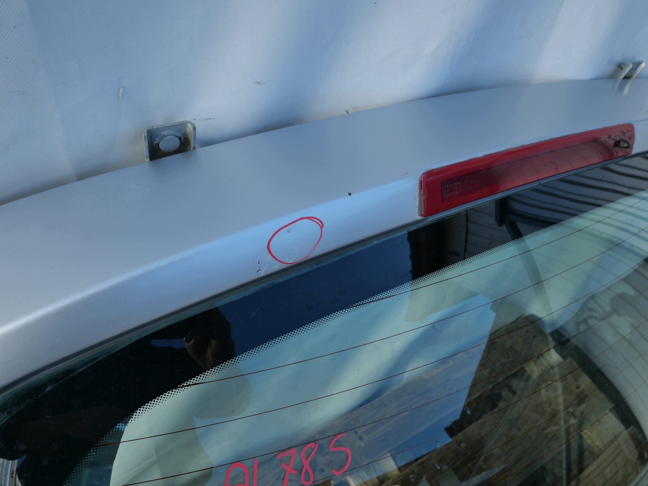 rear trunk door RENAULT CLIO III