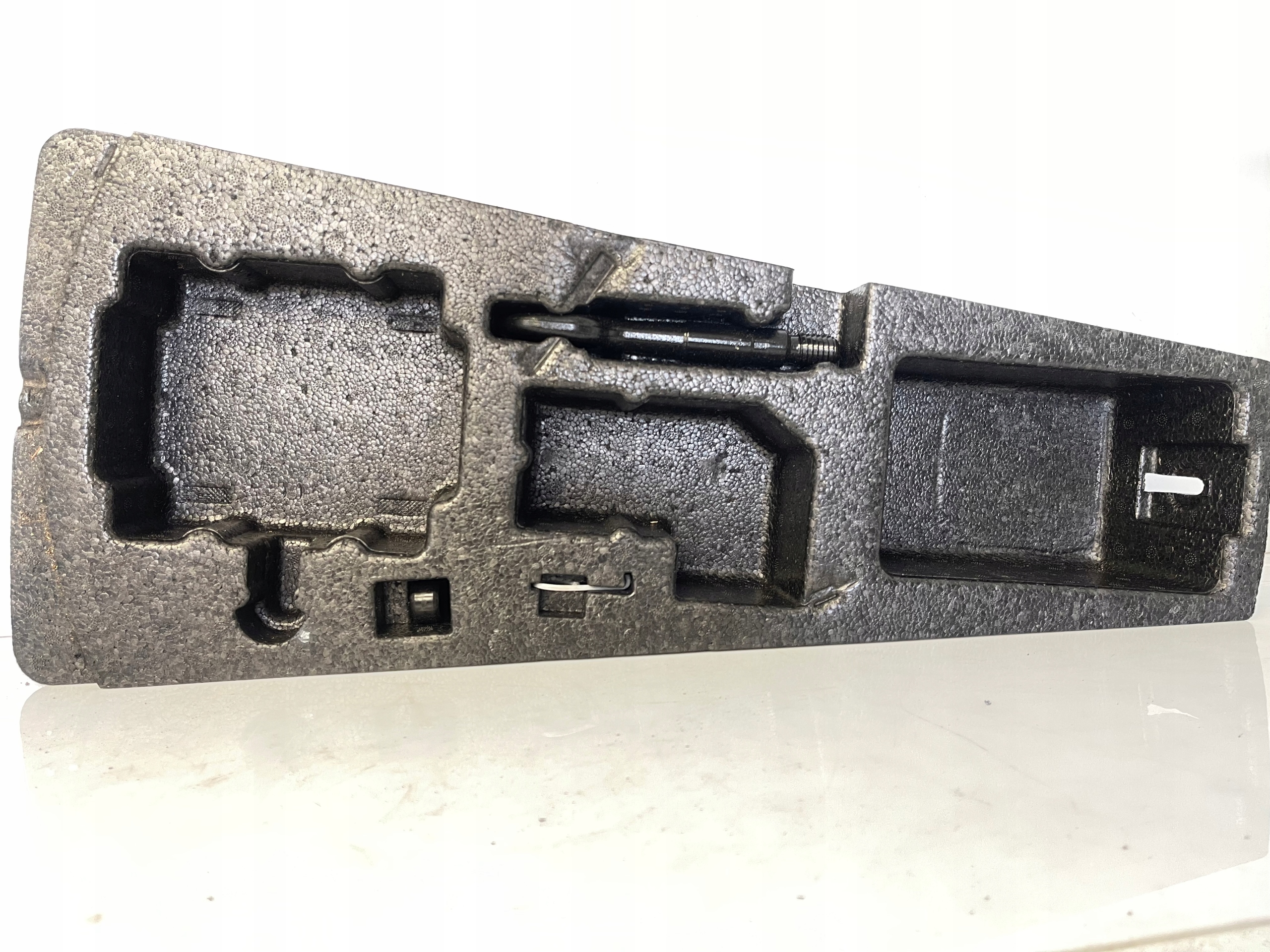 SEAT LEON III HB polystirene boot floor well 5F0012109A