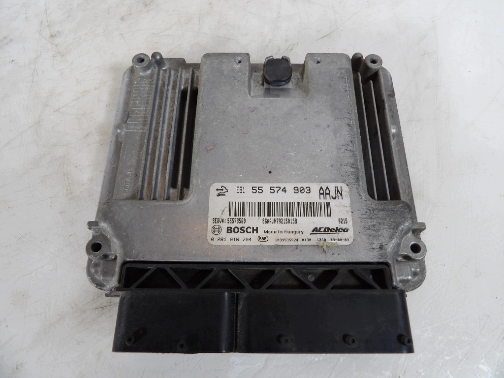 OPEL INSIGNIA A 2.0CDTI unité de commande électronique uce moteur 55574903