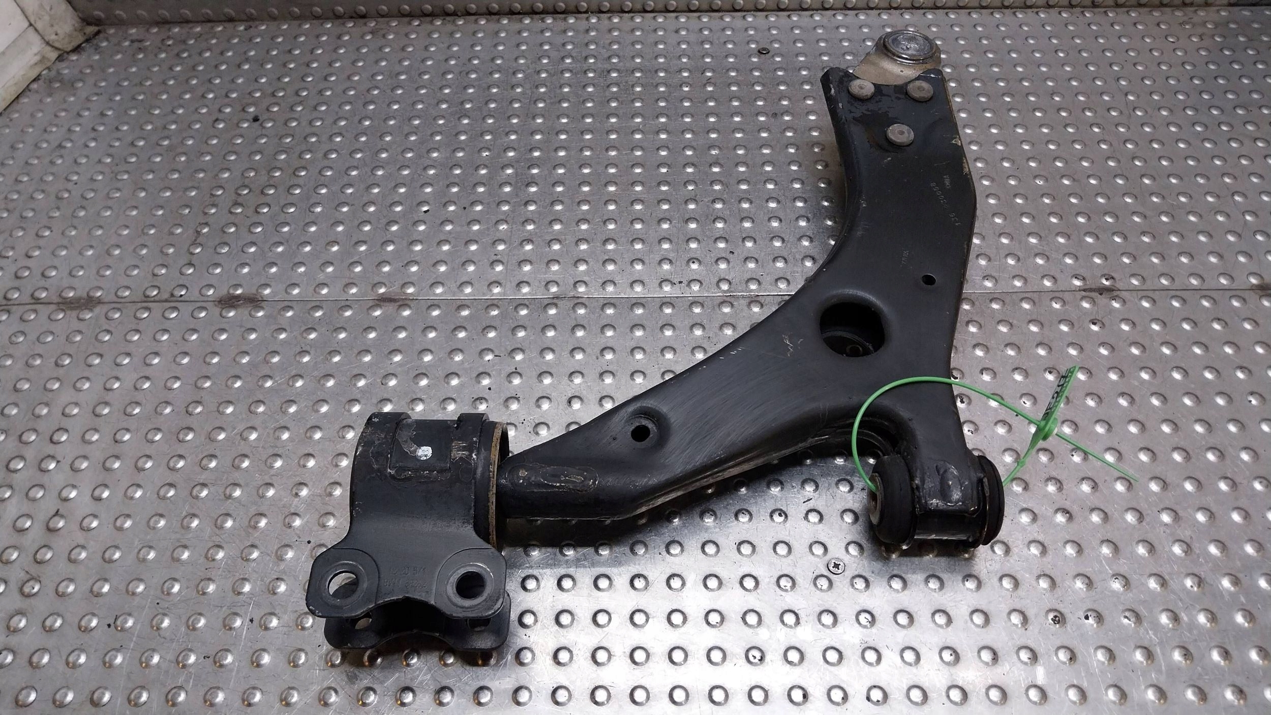 arm right front 8V41-3A423-AB FORD KUGA MK1