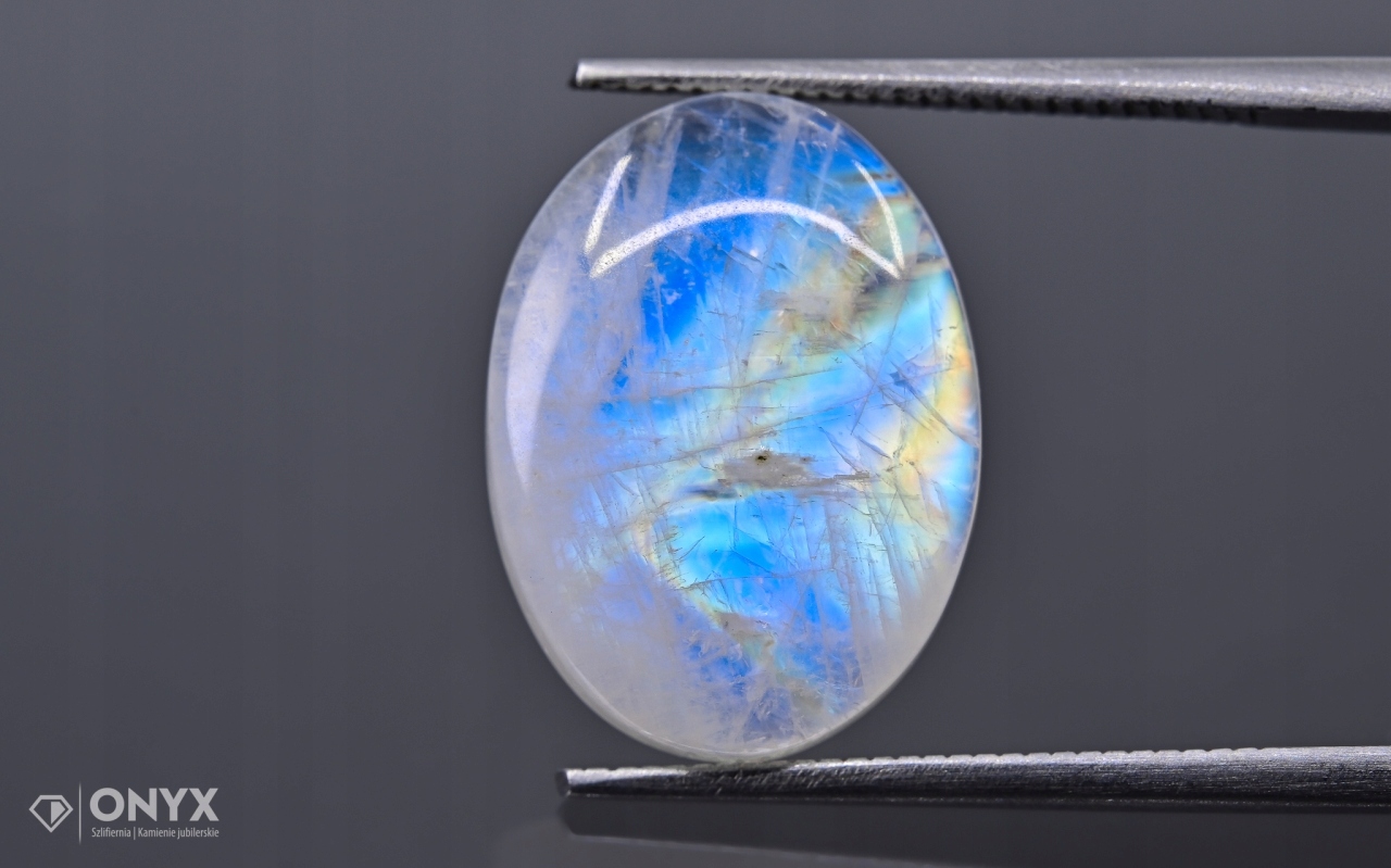 Měsíční kámen konvexní mělký ovál 16x11,5 mm