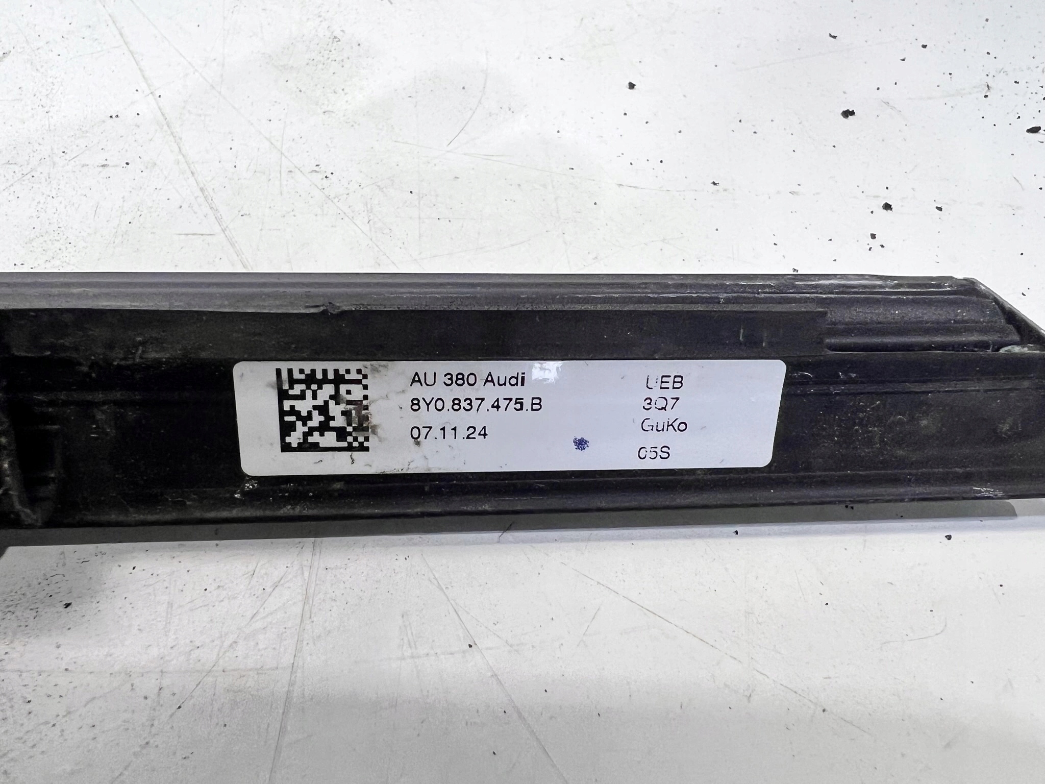 moulding CHROM door left front AUDI A3 8Y 8Y0837475B