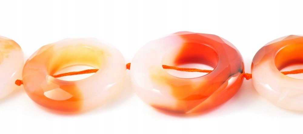 Achát fazetovaný bílo-oranžový fi 50 mm Šňůrka