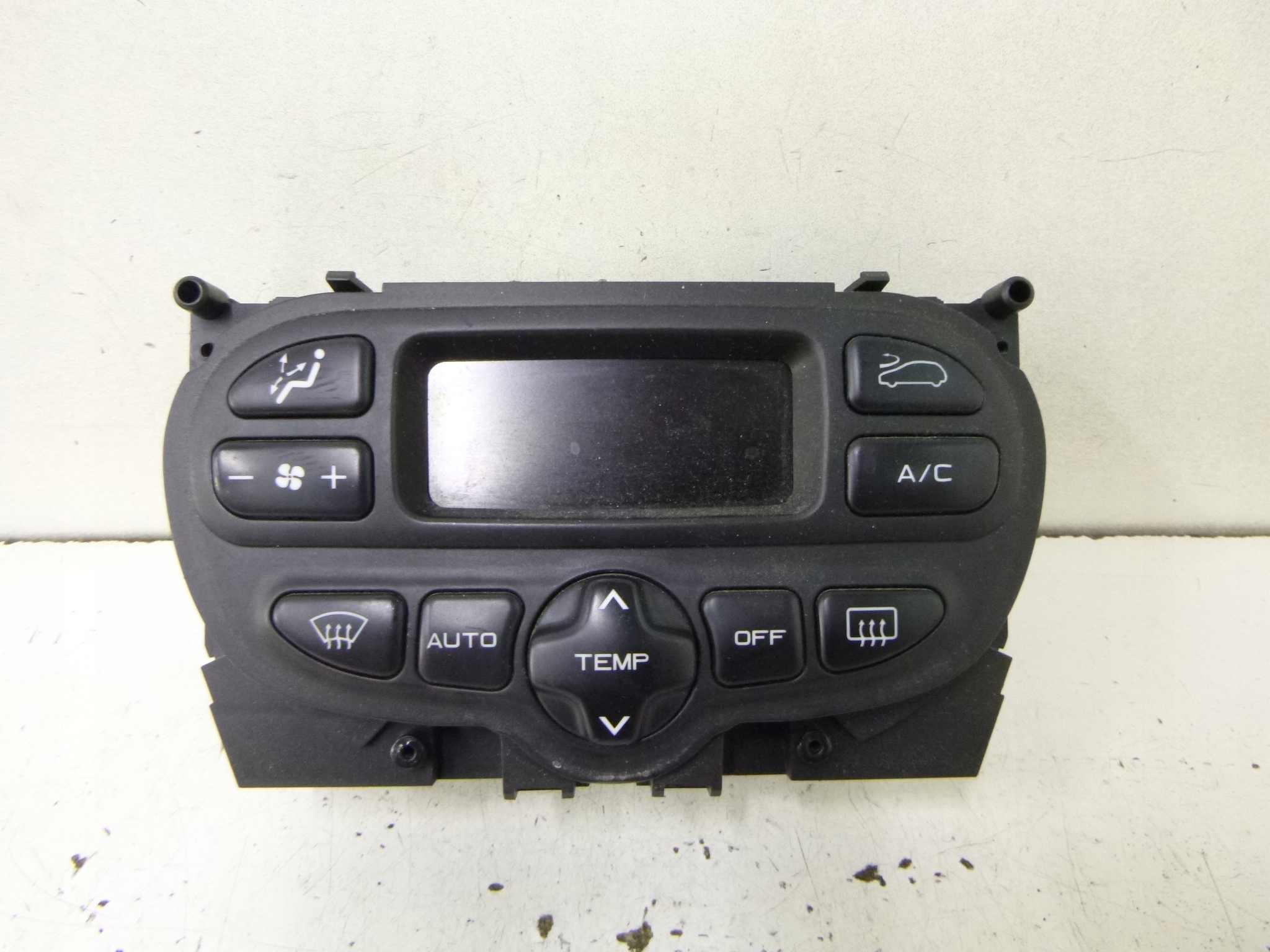 UNITE COMMANDE CLIMA BOUCHES BUSES PEUGEOT 307 04R.