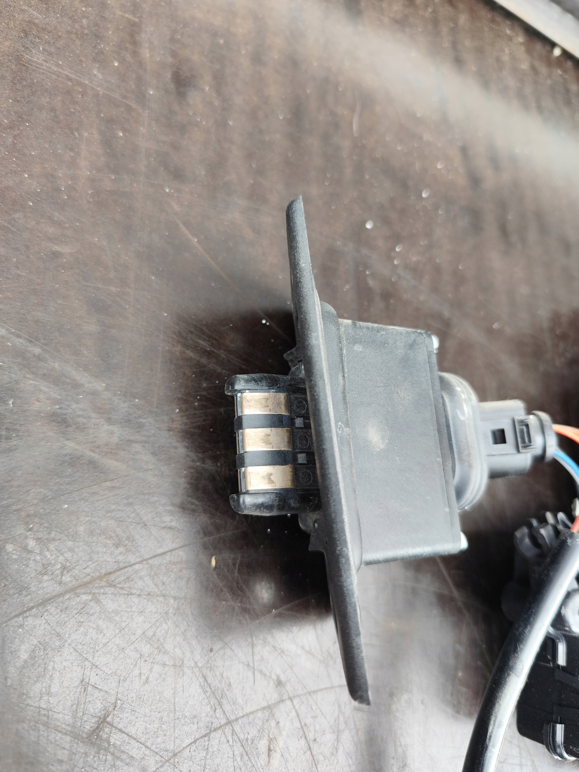 VW T5 lock door of the sliding right 7H0843654DJ