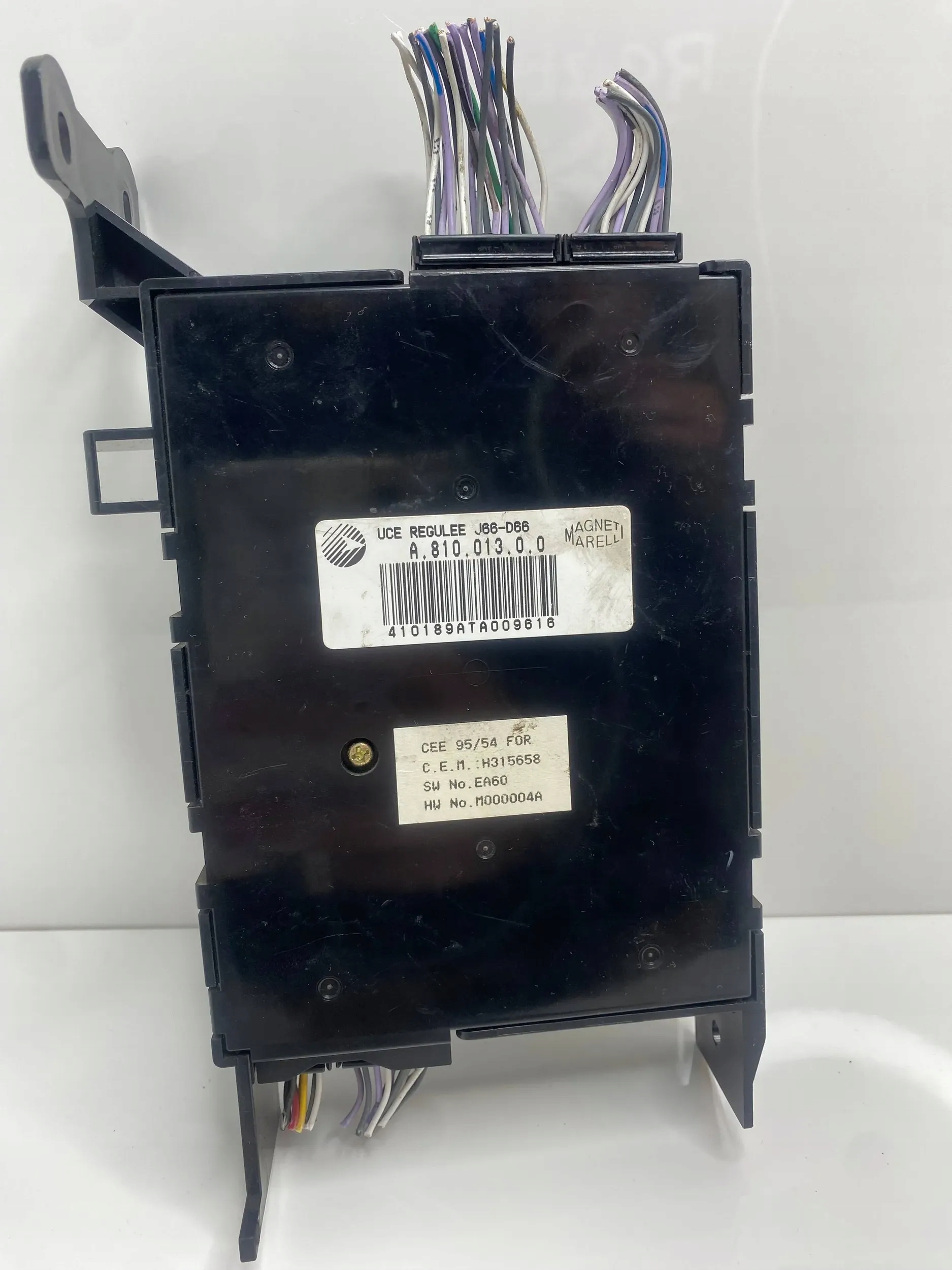 module control unit UCE RENAULT ESPACE III A81001300