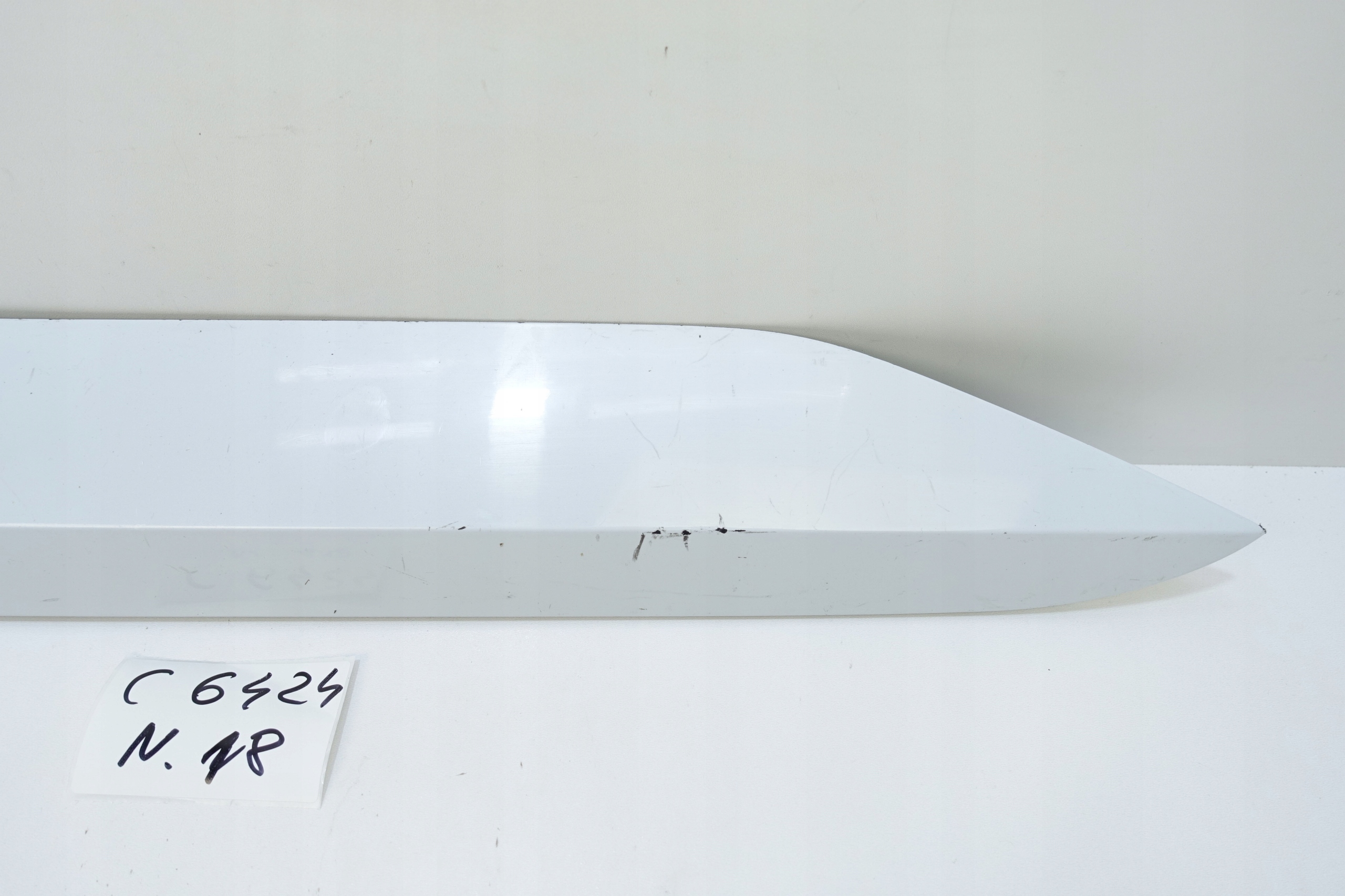 moulding door left rear part SKODA SUPERB III 3V0
