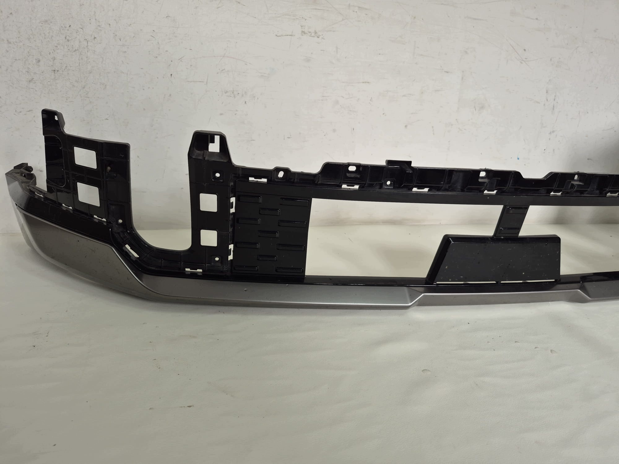 KIA EV9 24- bumper front front PDC 86512-D0100