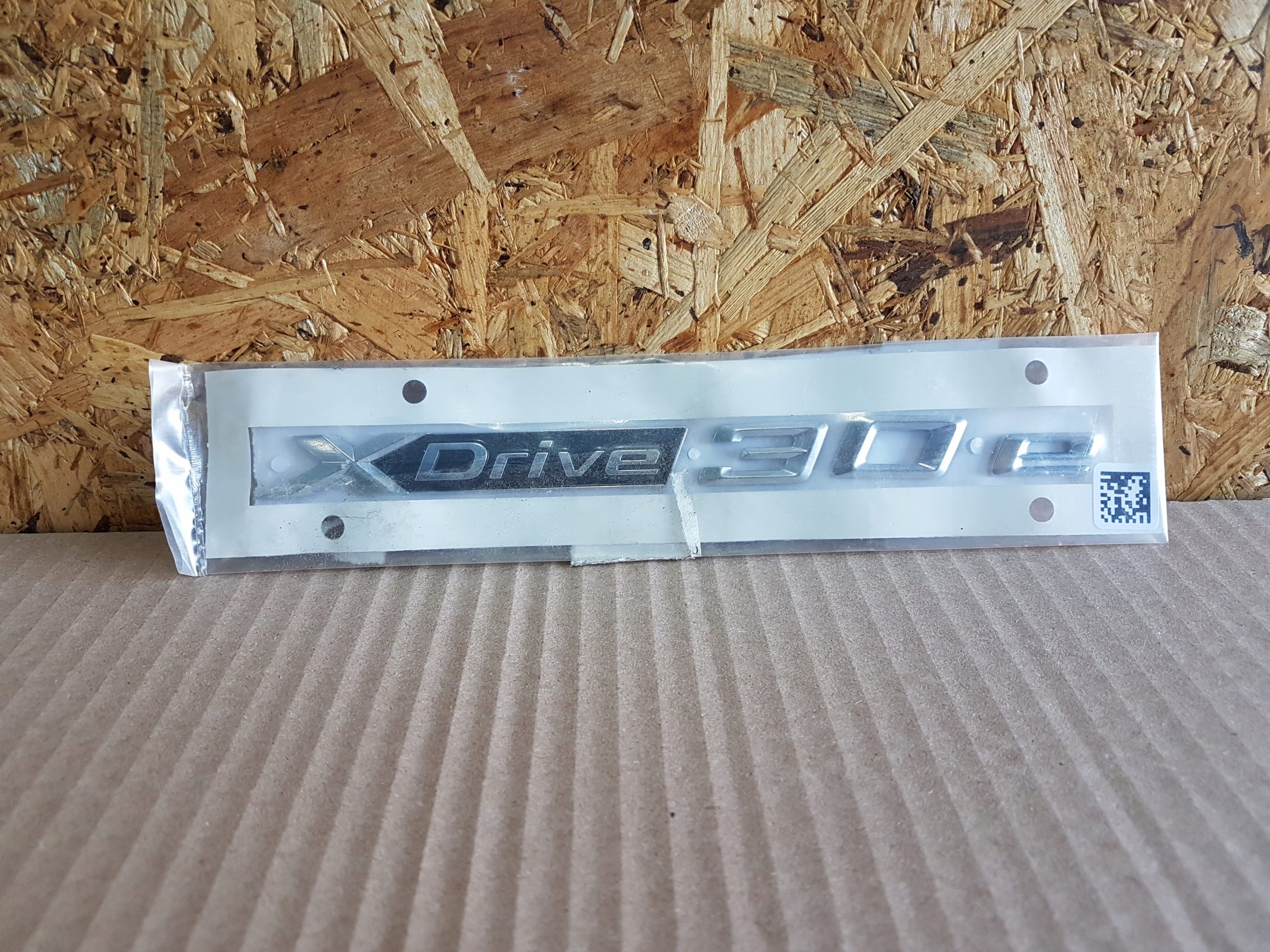 EMBLEMAT KLAPY BAGAŻNIKA BMW X3 G01 X-DRIVE 30e NOWY ORYGINAŁ!