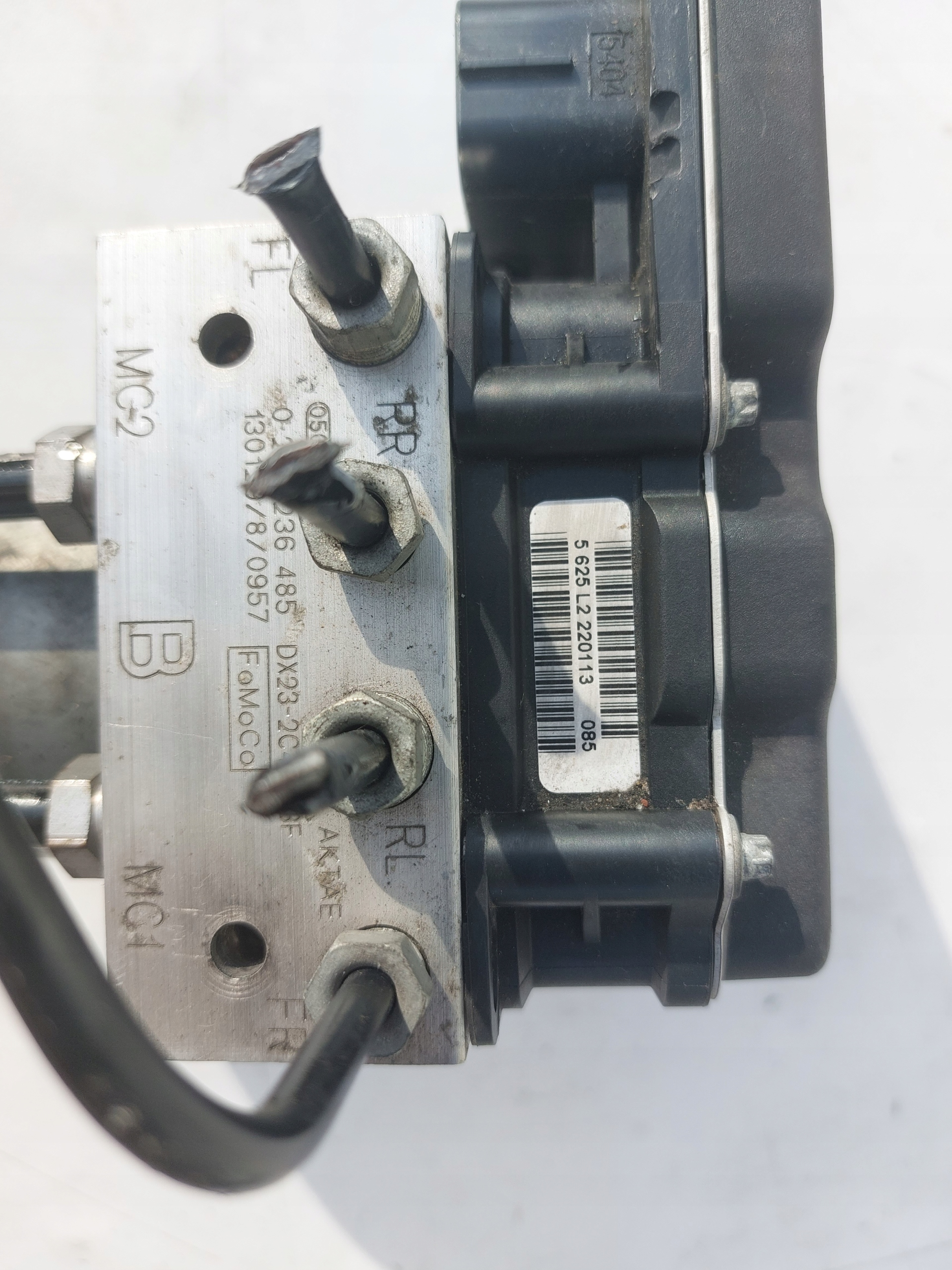 jaguar oe DX23-2C405-BF насос abs