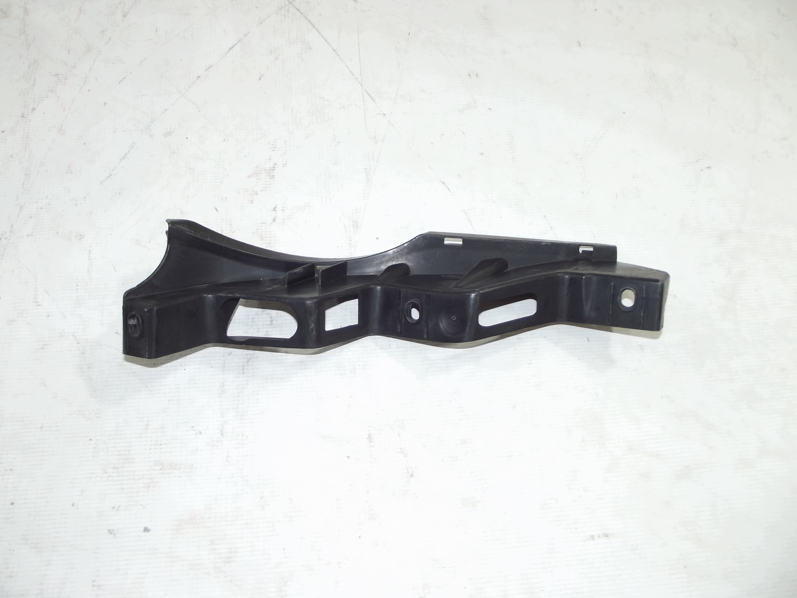 VW Passat B6 bumper bracket left front 3C0807889