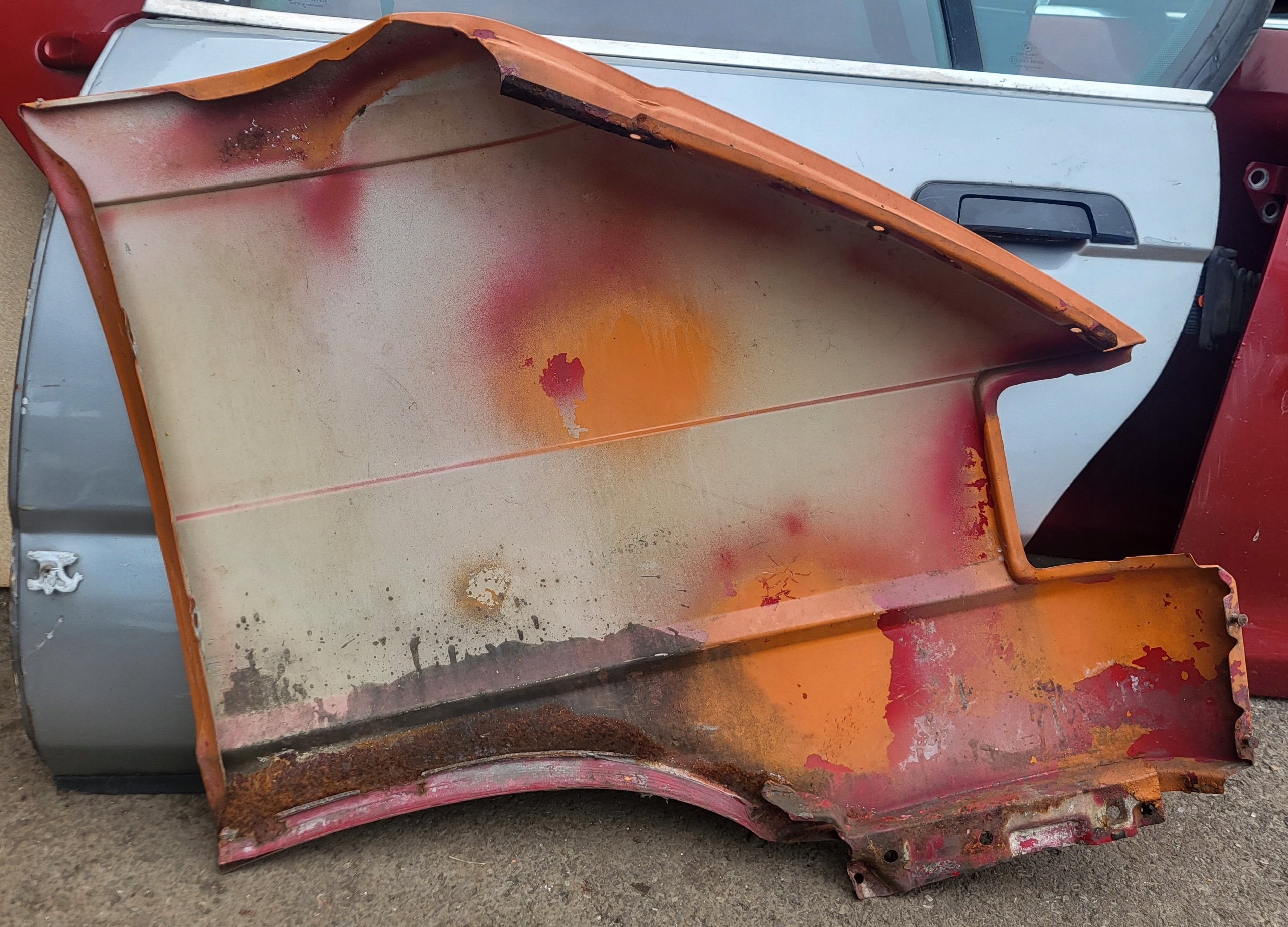 fender left front colour POMARANCZOWY VW TRANSPORTER T4