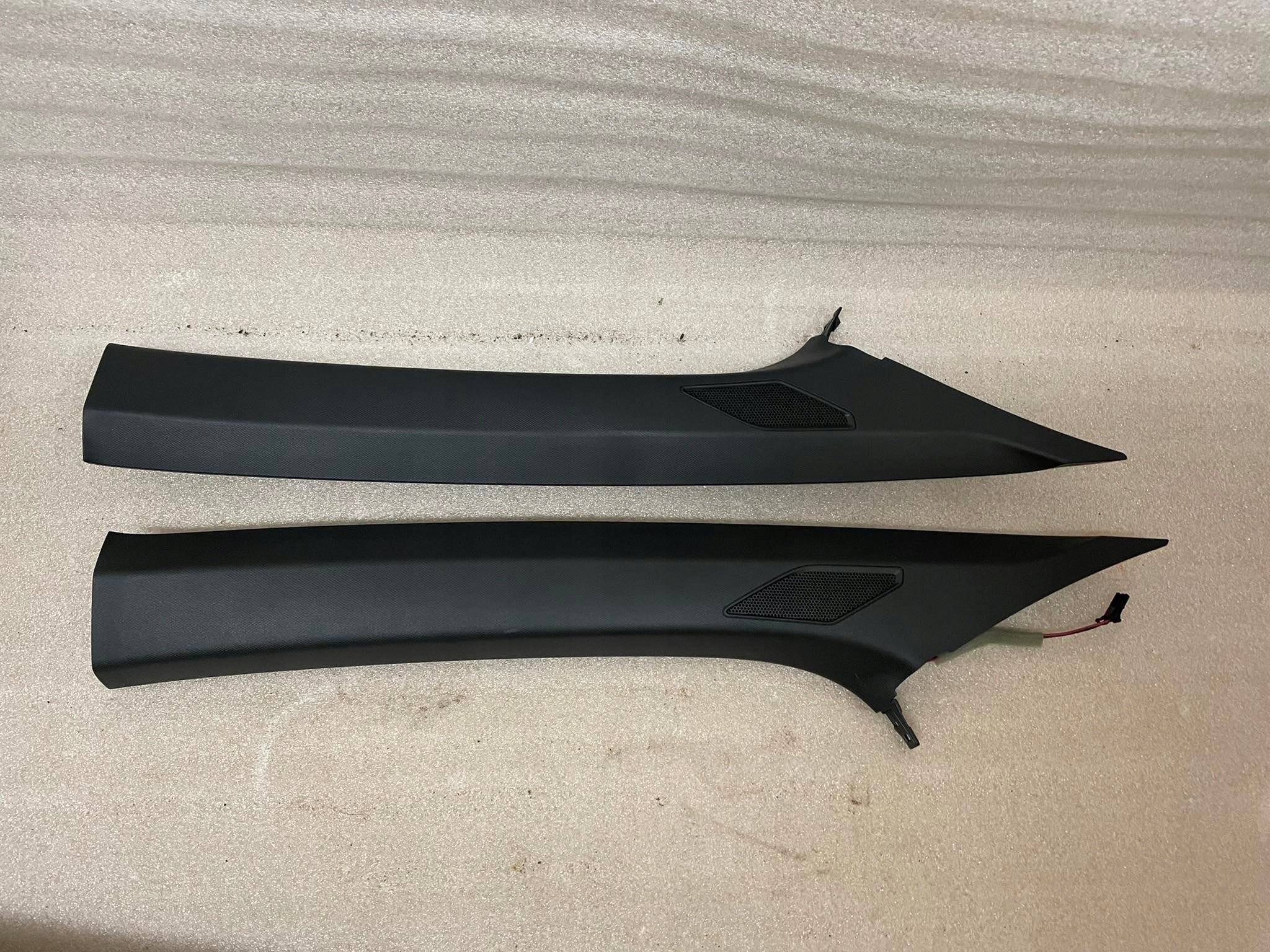 VW POLO VI КРИШКА СТІЙКИ 2G0867233A 2G0867234A