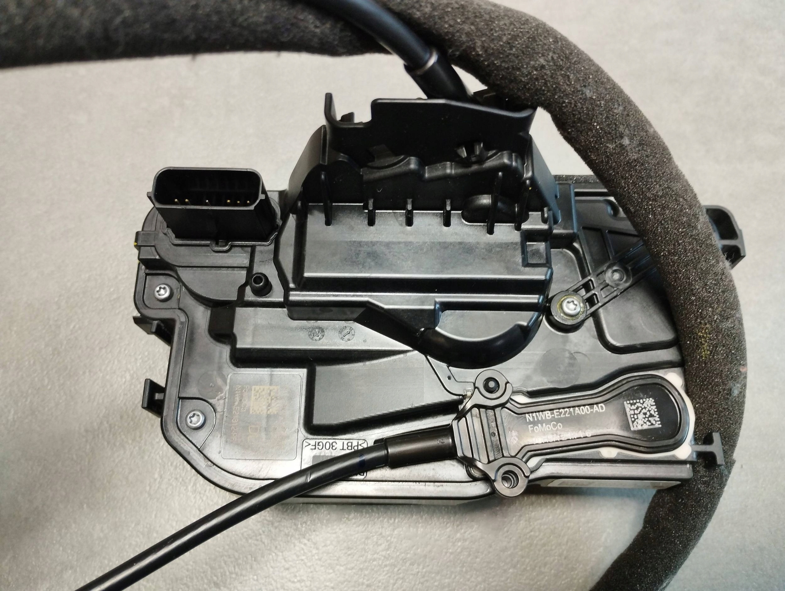 Volkswagen Amarok II 2023 lock right front KESSY N1WAE21812PF