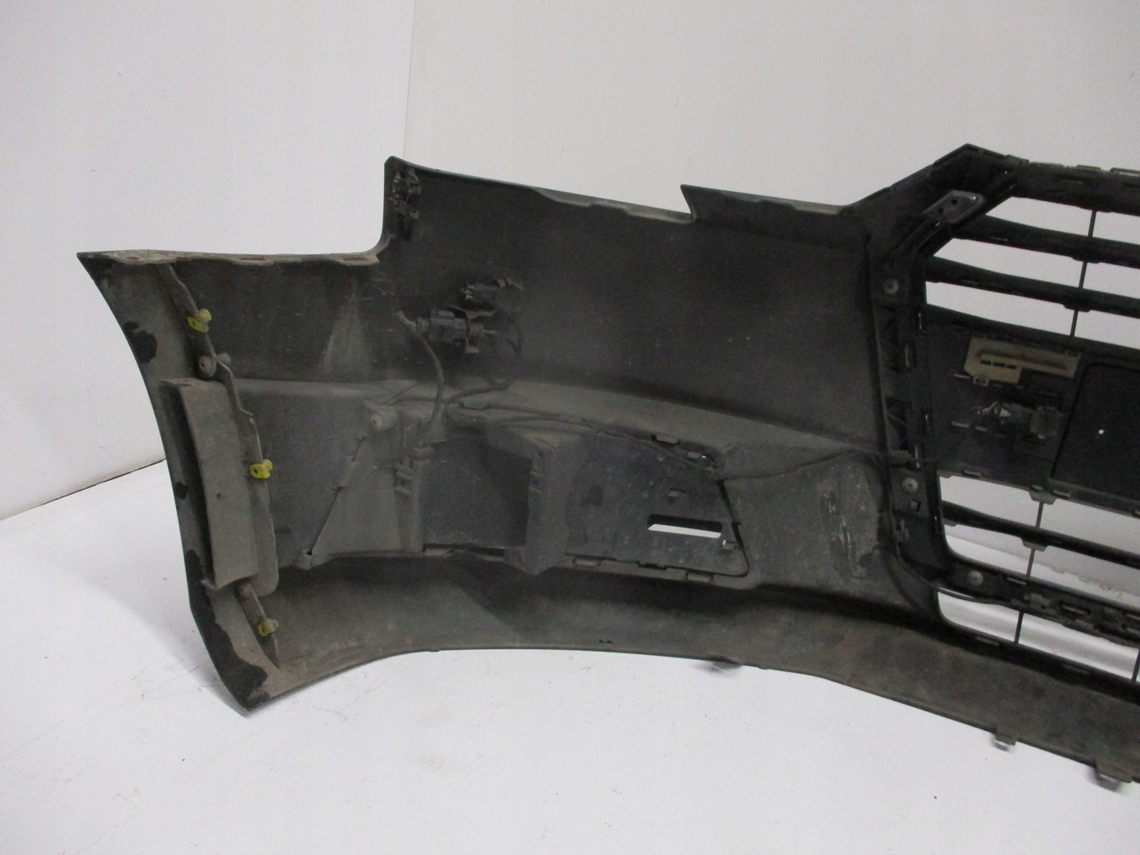 front bumper AUDI A4 8W0 4 PDC 17R front