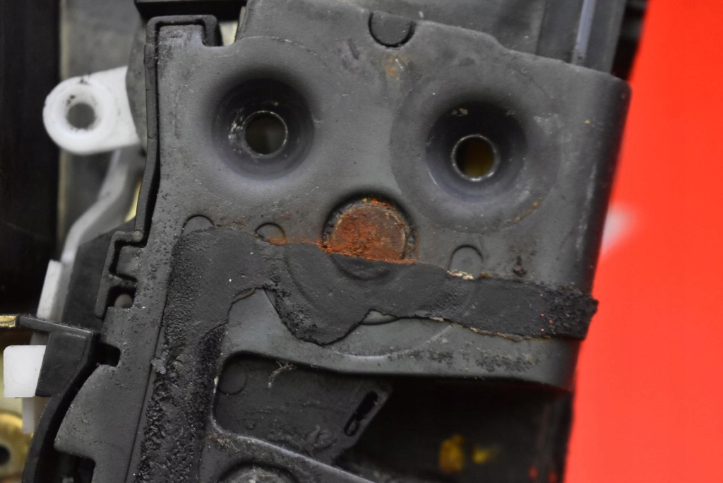lock door left front front EU 3M5A-R21813EL FORD FOCUS C-MAX 1 and 03-07