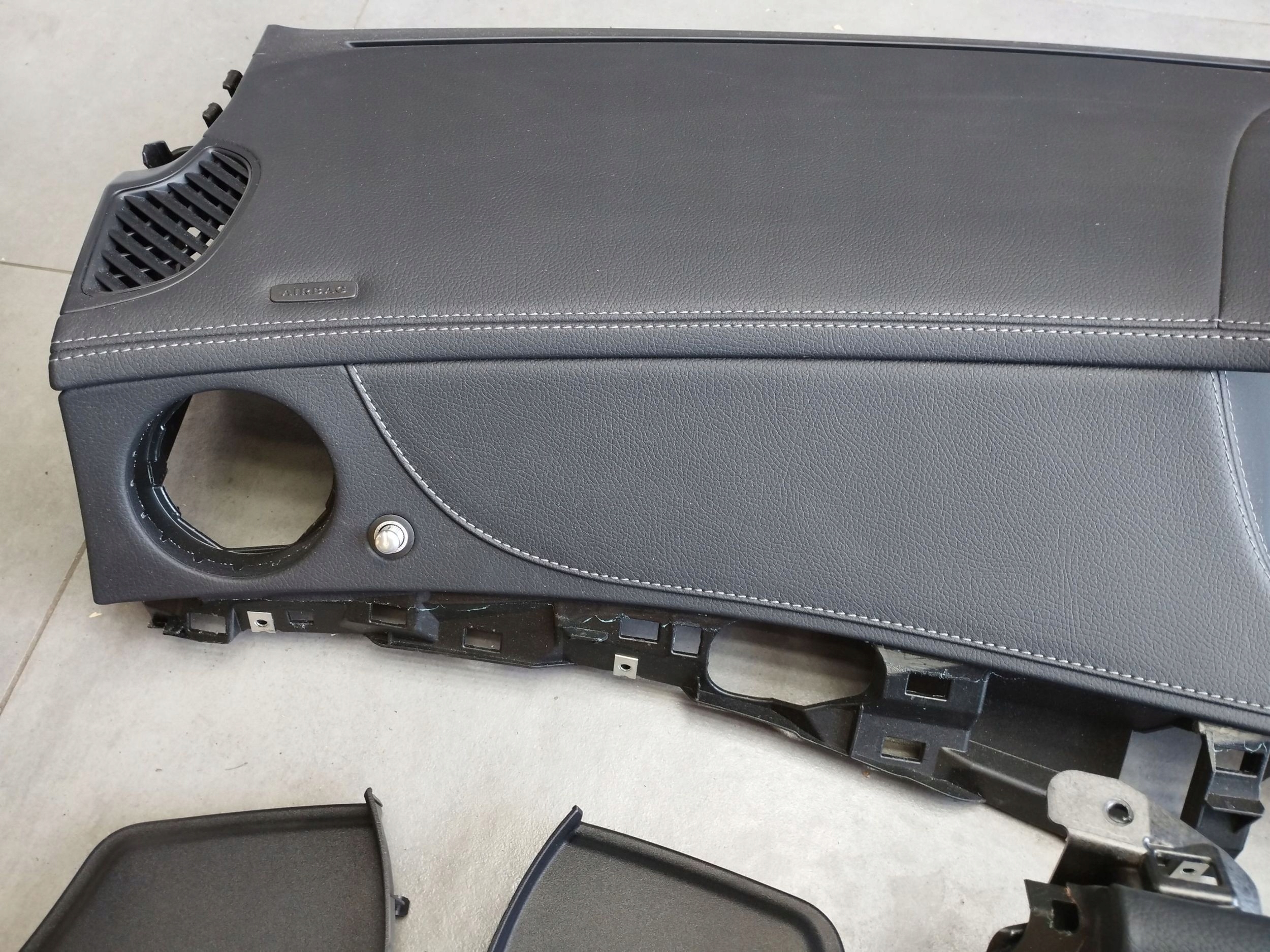 Mercedes-Benz S W222 2014 dashboard cockpit console A2226800387 RHD