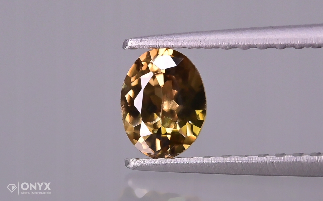 Zirkon fazetovaný ovál 5x4 mm