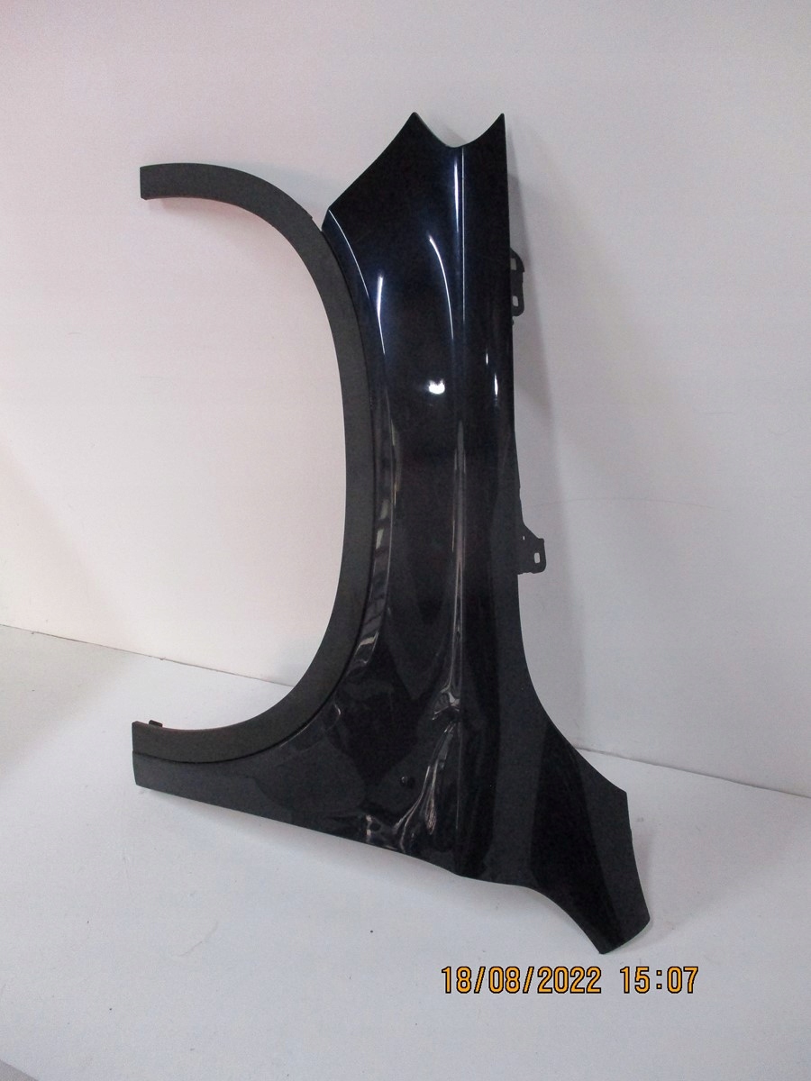fender left MERCEDES 156 A1568810114
