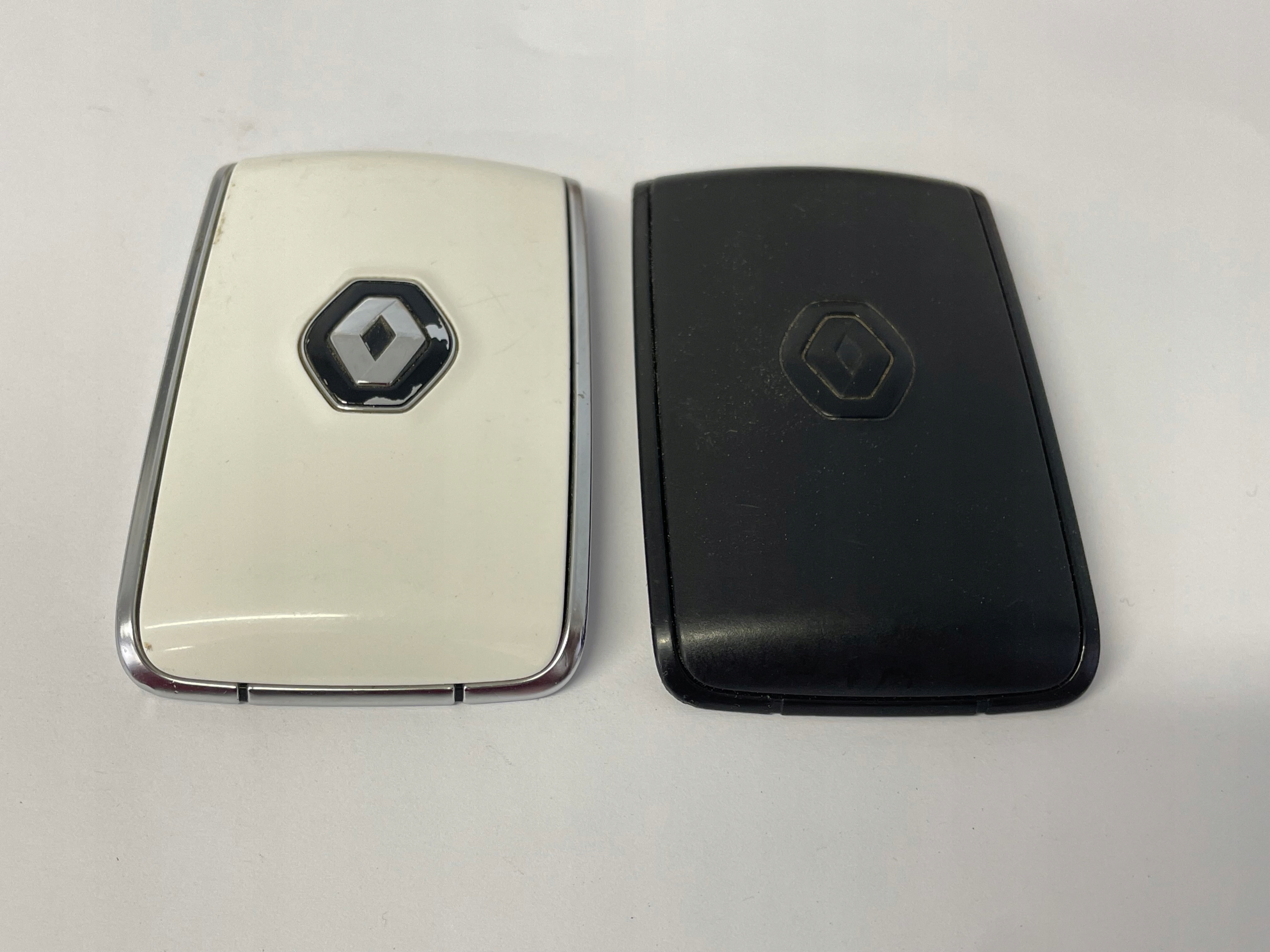 Clé PILOT RENAULT MEGANE E-TECH IK4CH-01 KR5IK4CH-01 2014DJ3371