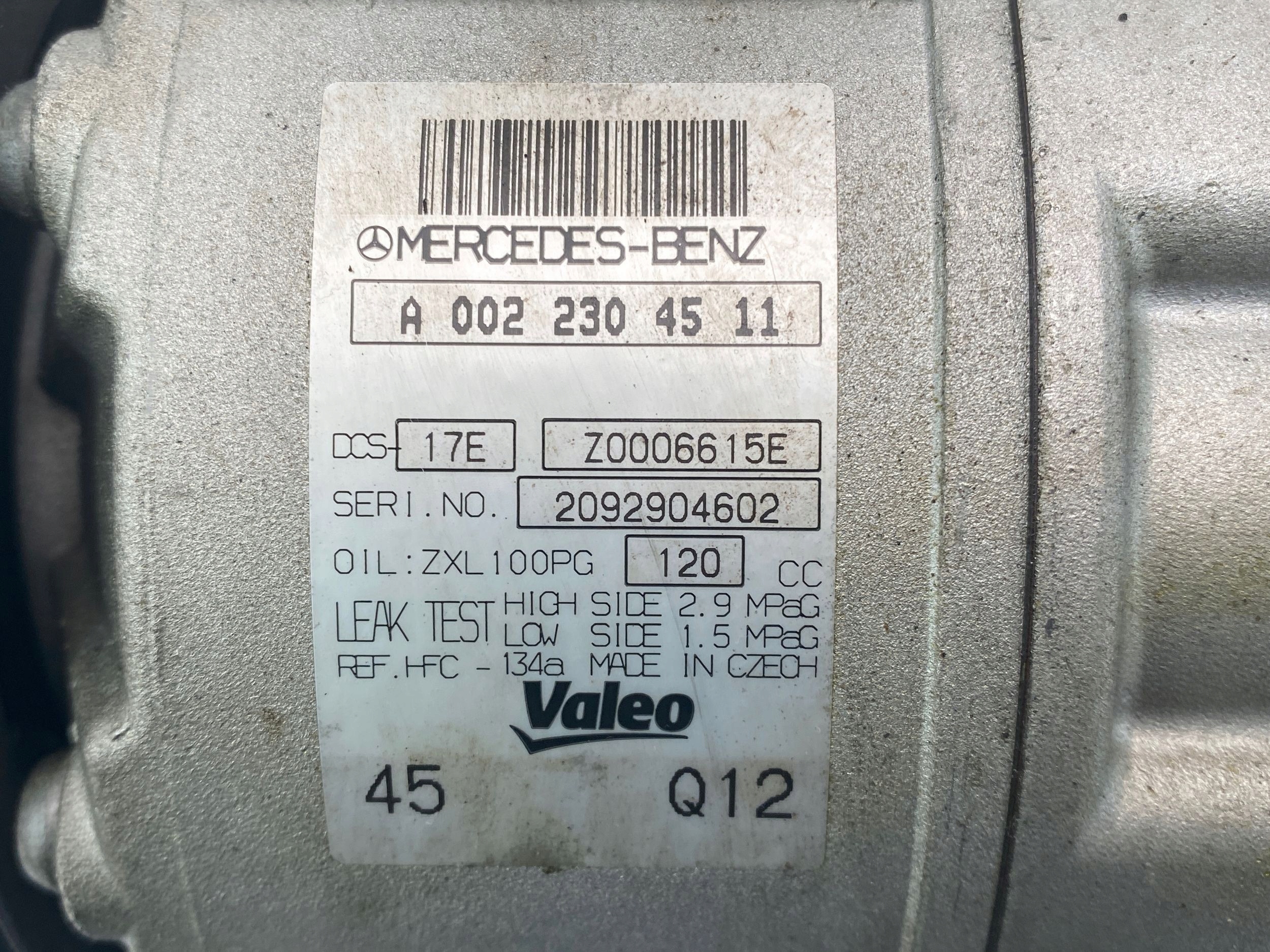 Mercedes E200 W212 1.8 CGI compressor; compressor of the air conditioning A0022304511