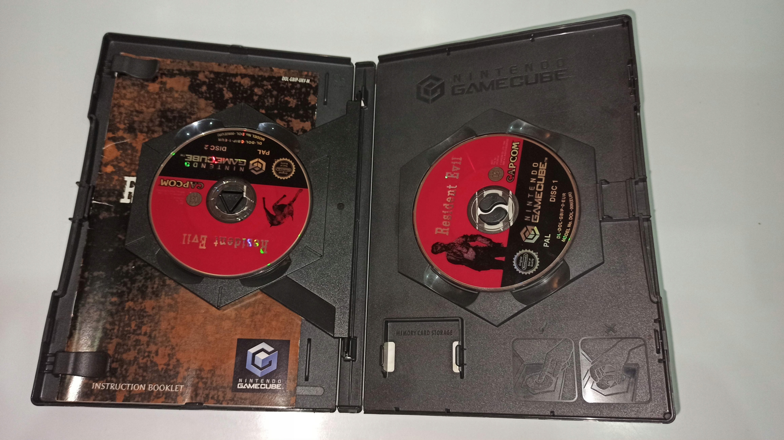 RESIDENT EVIL horror i akcja dwie płyty wersja PAL Platforma Nintendo GameCube