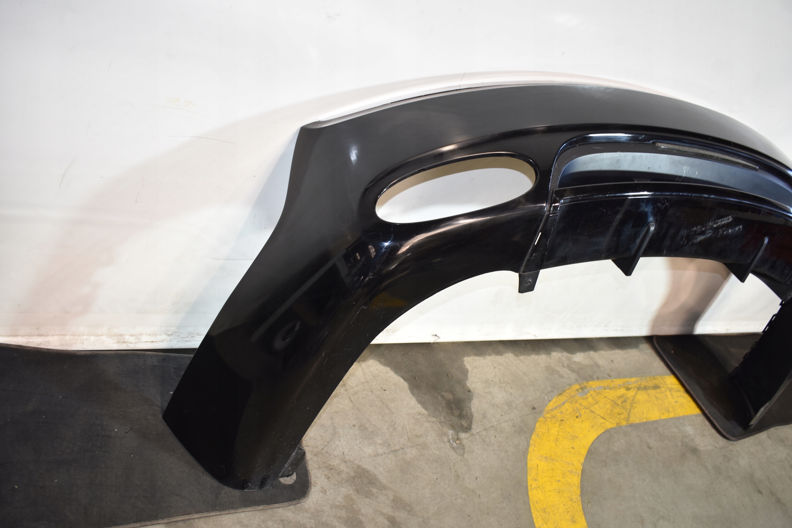 bumper rear part rear colour 041 BENTLEY FLYING SPUR 15R. 1