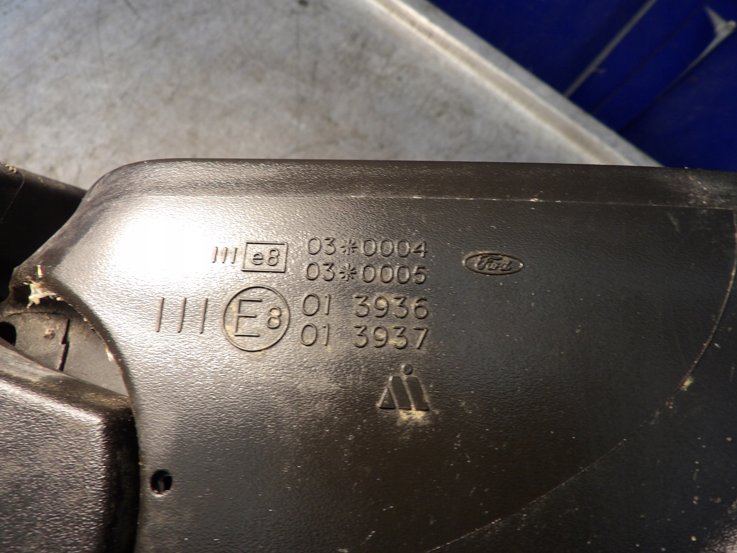 Ford Fiesta MK5 mirror right 5 vertical lak. 62