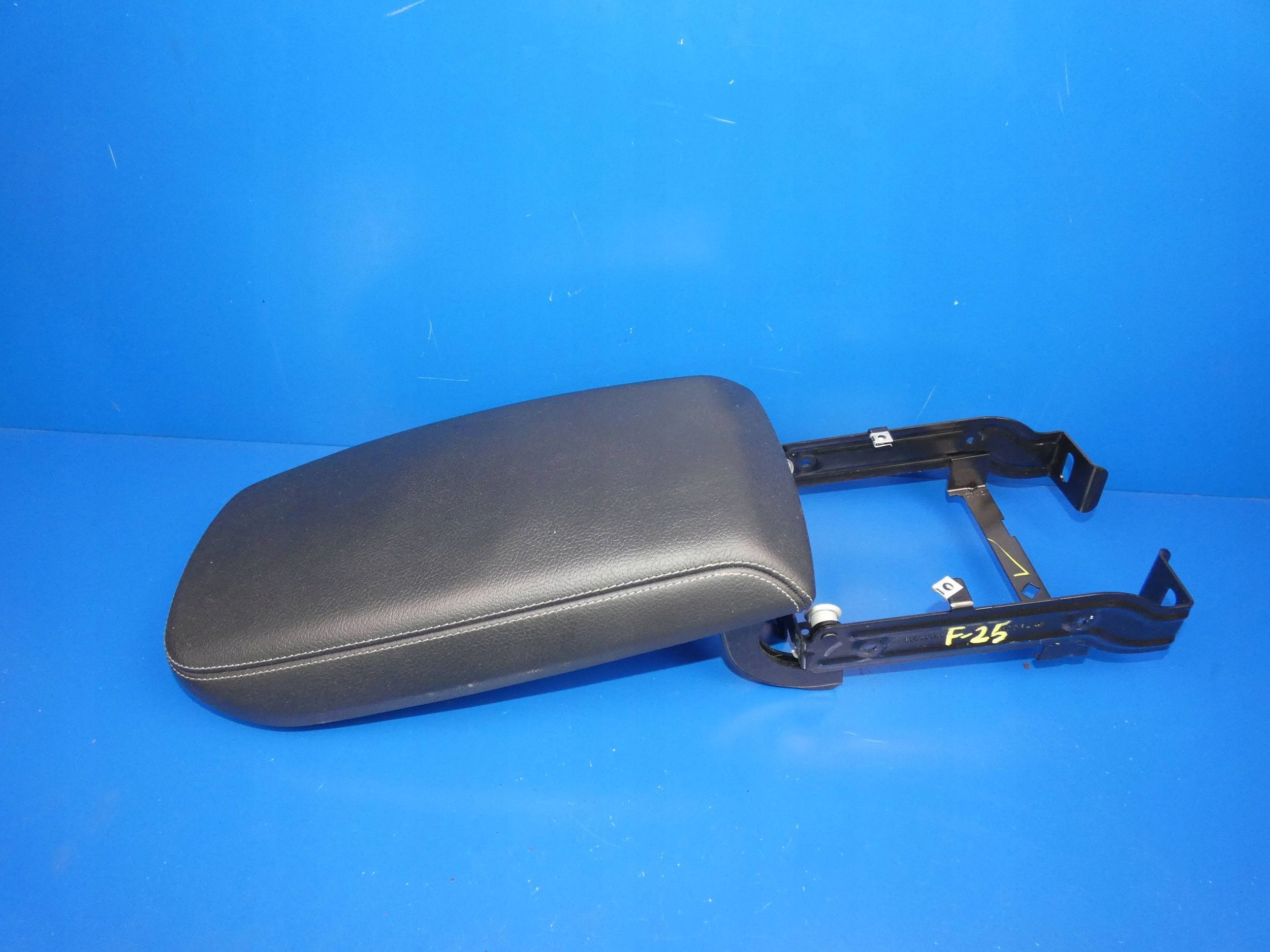 BMW X3 F25 X4 F26 armrest front front