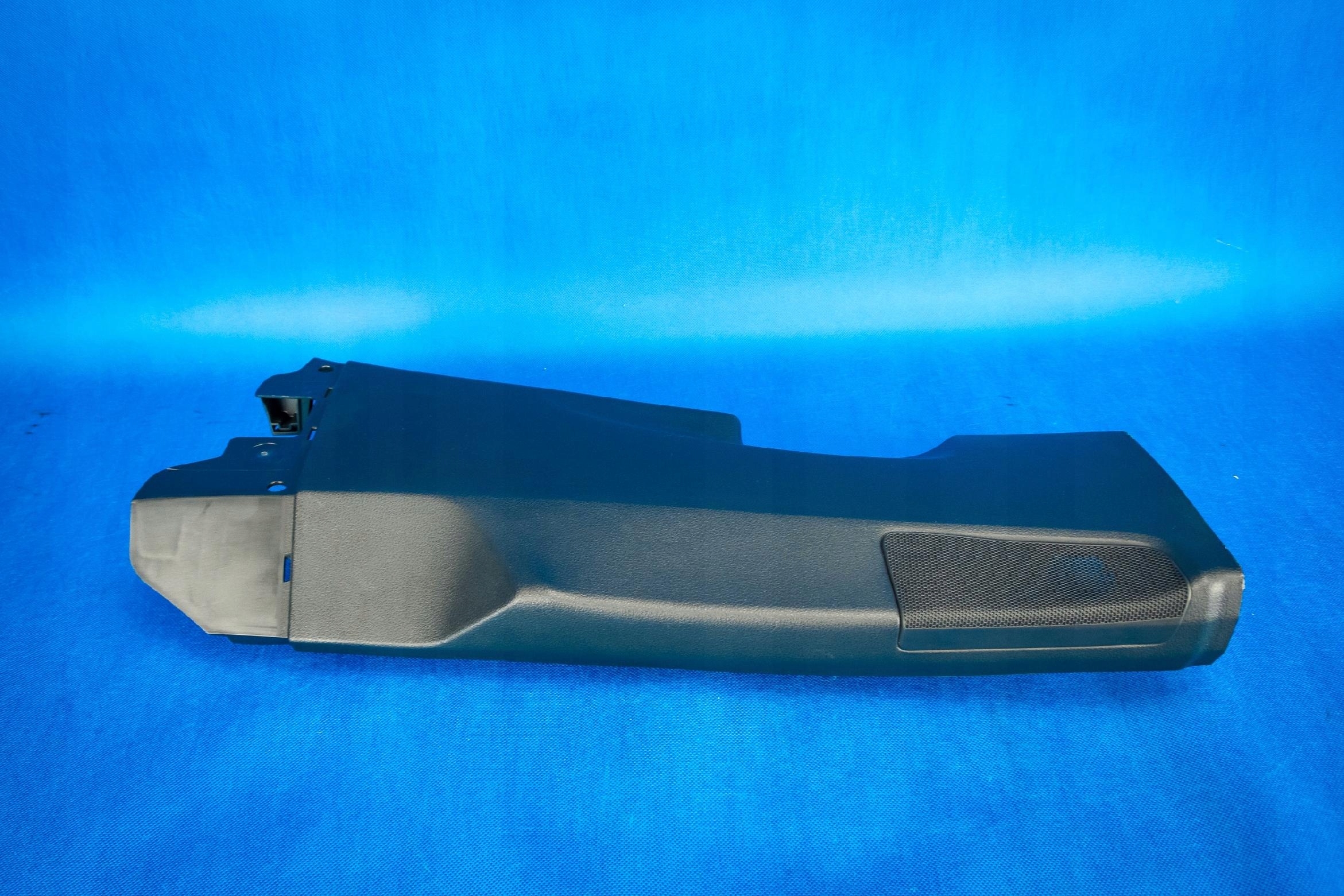 side cover pillar Audi Q7 4M 4M0867240B 4PK