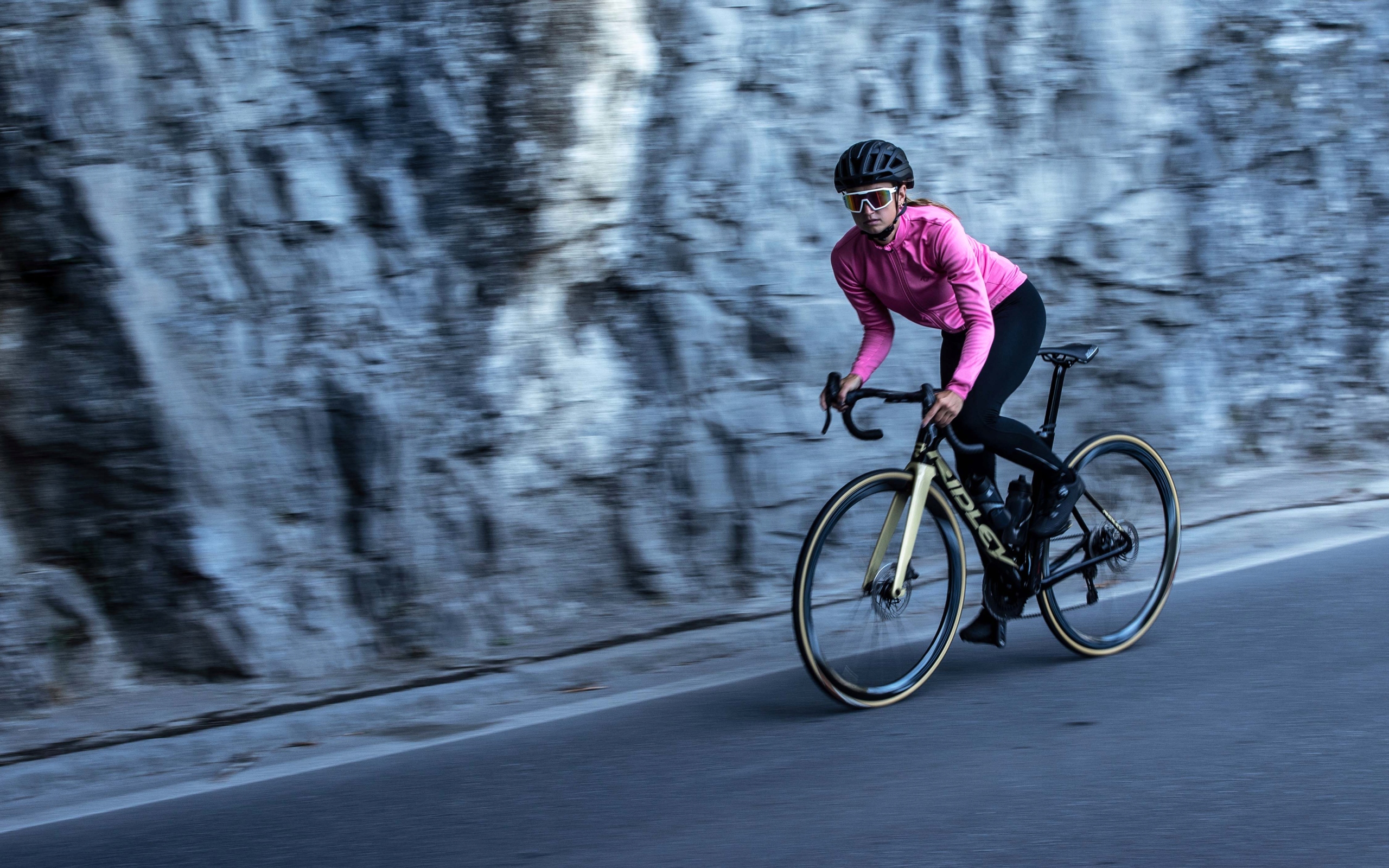 Rogelli CORE - damska bluza rowerowa Materiał dominujący poliester