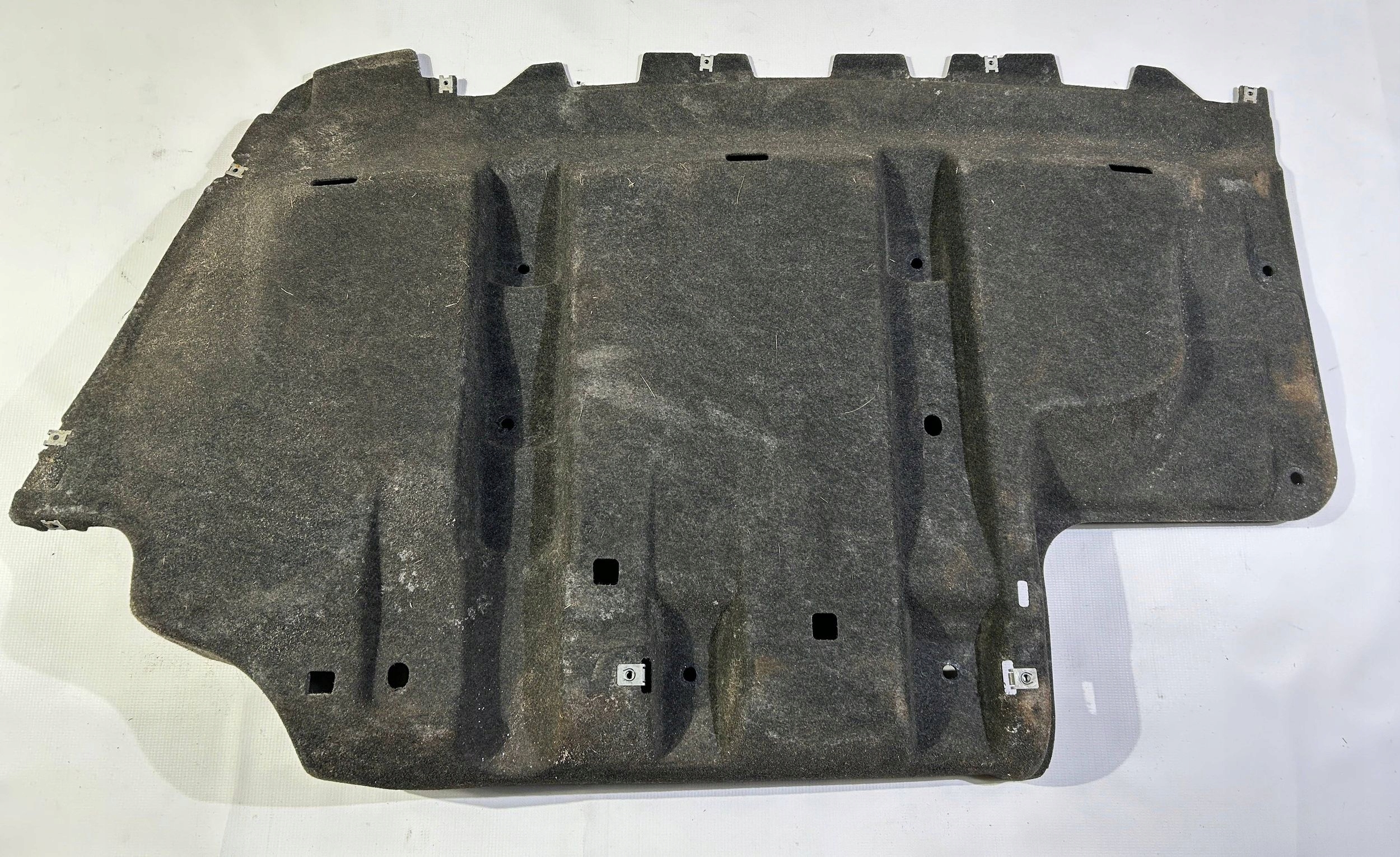 cover lower chassis rear part rear below bumper Chrysler Pacifica 2021