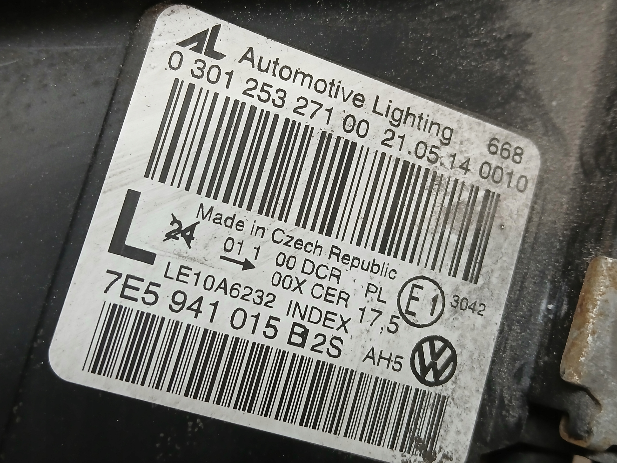 light front left VW T5 LIFT 10- XENON LED 7E5941015B